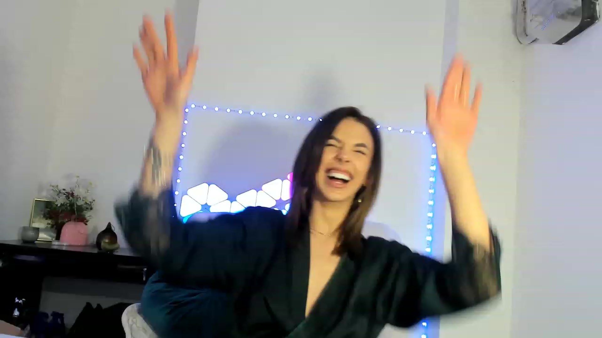 Gallery image thumbnail from Fallingdevil's myfreecams stream on, 02/02/2023, 12:06 image 12 of 20