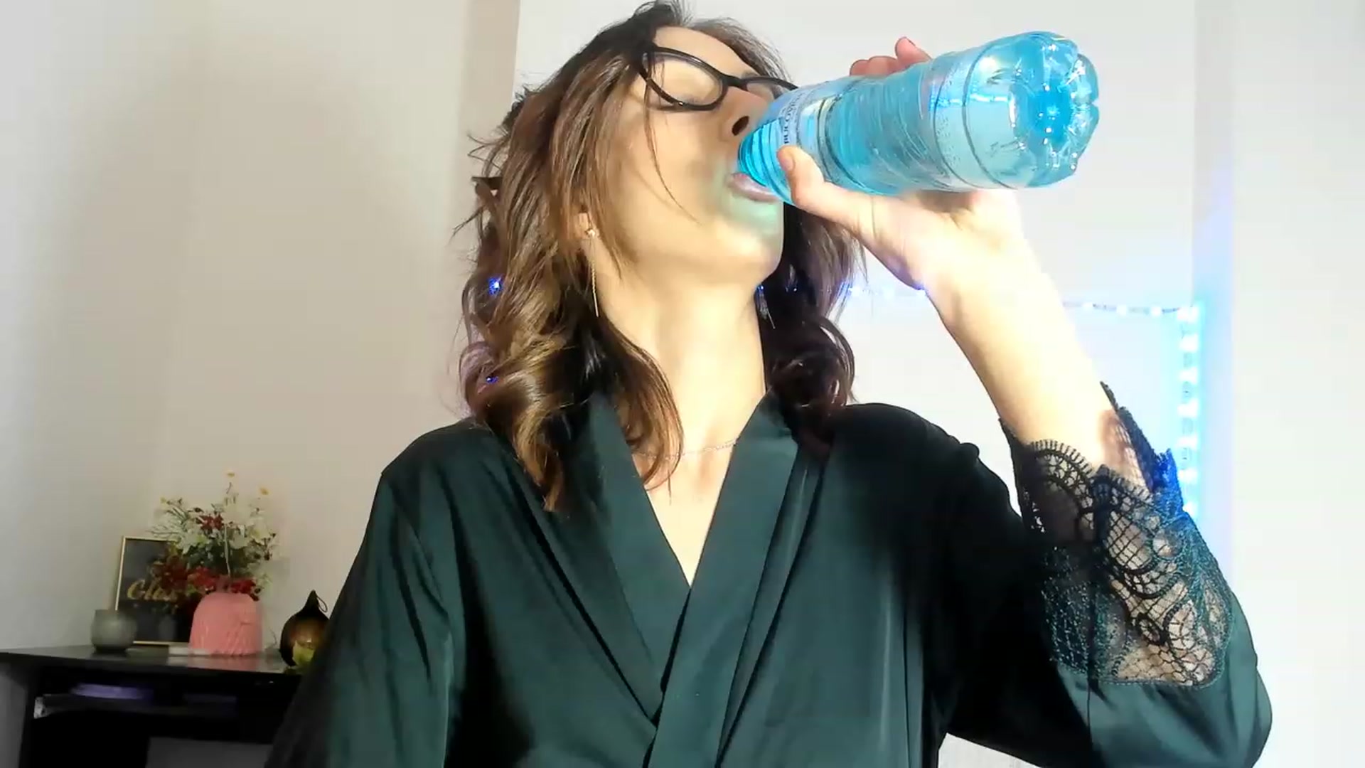 Gallery image thumbnail from Fallingdevil's myfreecams stream on, 02/04/2023, 12:50 image 18 of 20