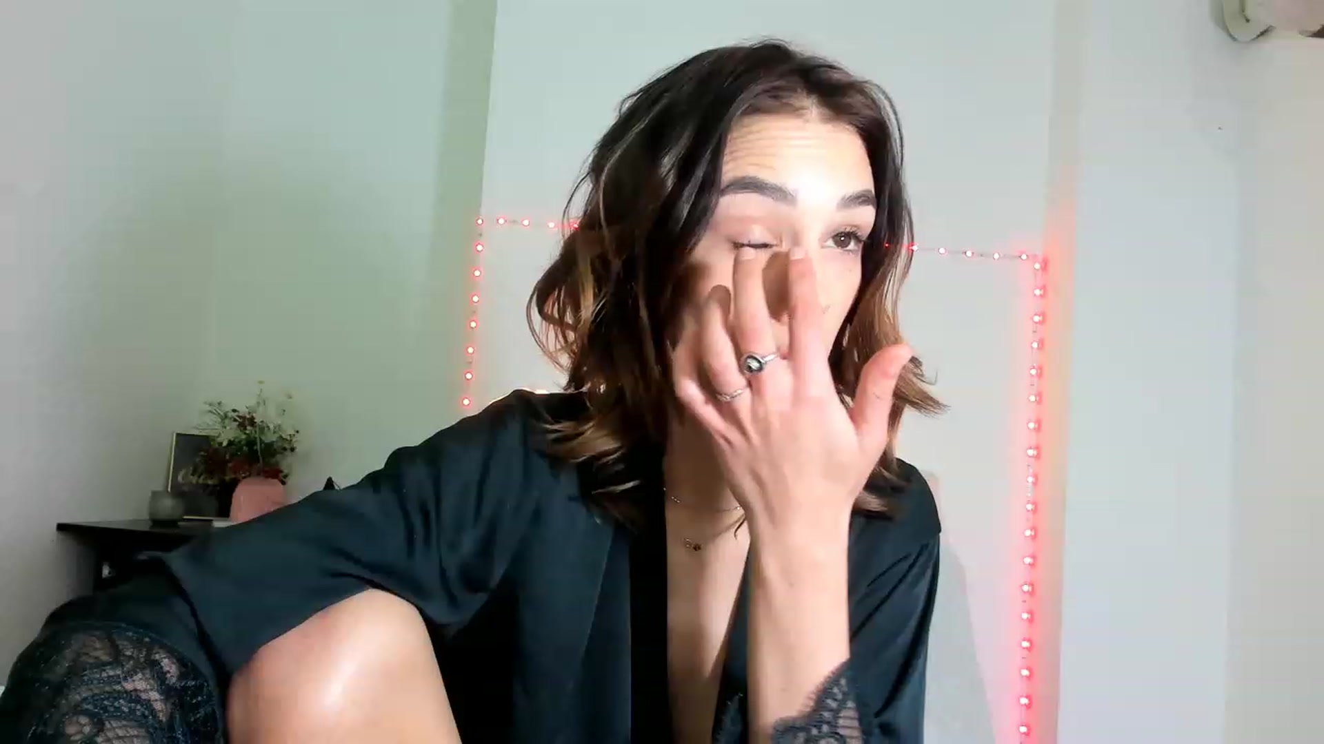 Gallery image thumbnail from Fallingdevil's myfreecams stream on, 02/05/2023, 09:43 image 4 of 20