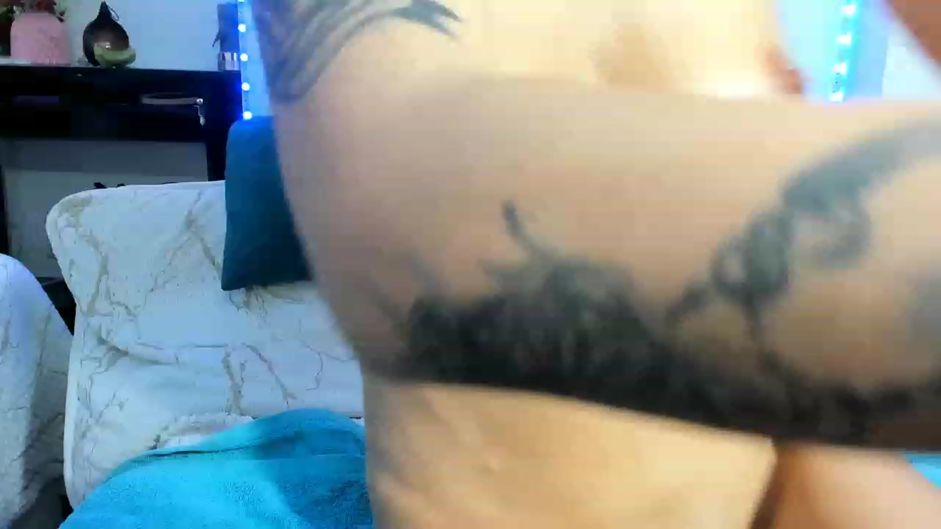 Gallery image thumbnail from Fallingdevil's myfreecams stream on, 02/07/2023, 11:20 image 18 of 20
