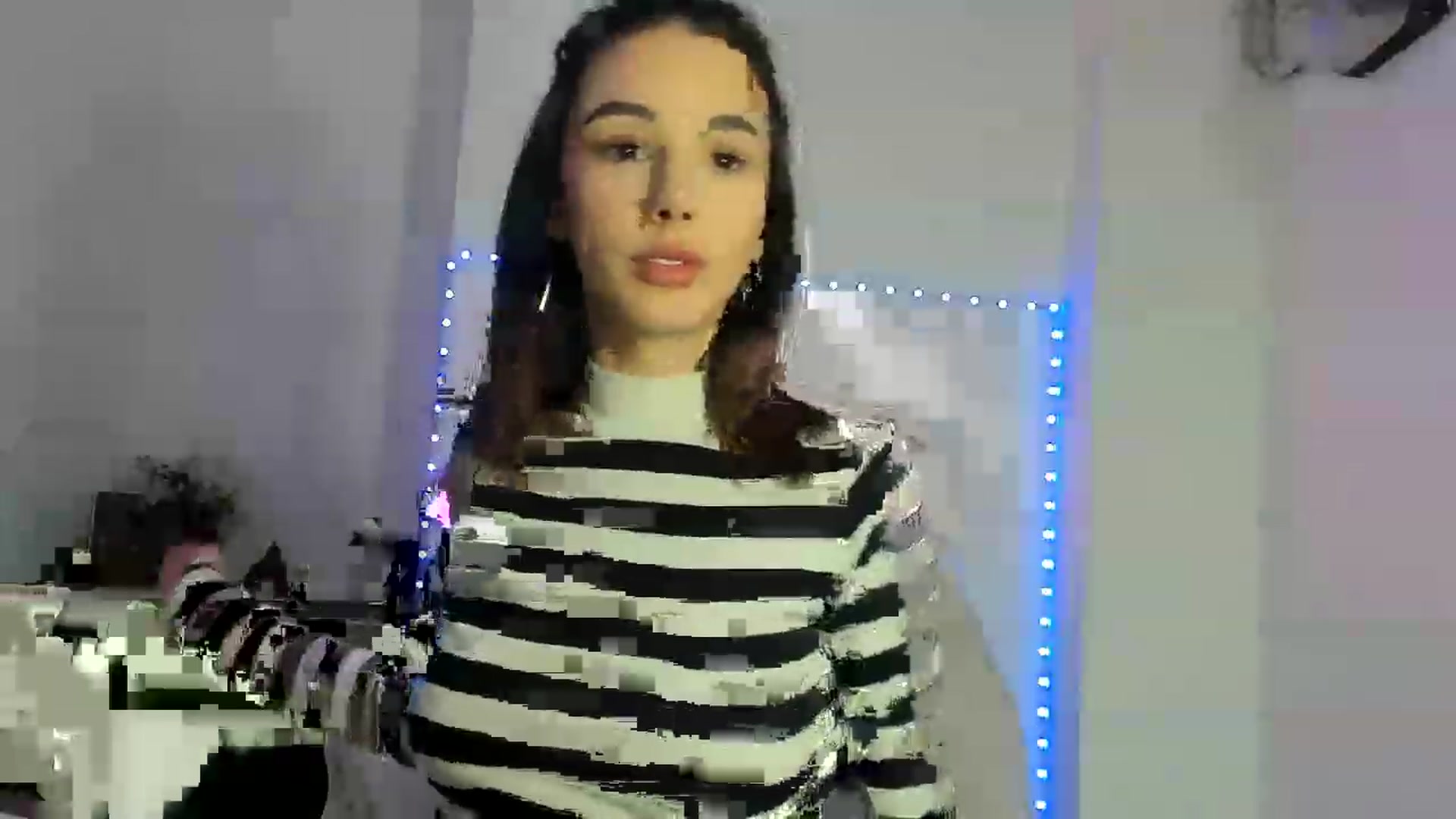 Gallery image thumbnail from Fallingdevil's myfreecams stream on, 02/07/2023, 11:52 image 17 of 20