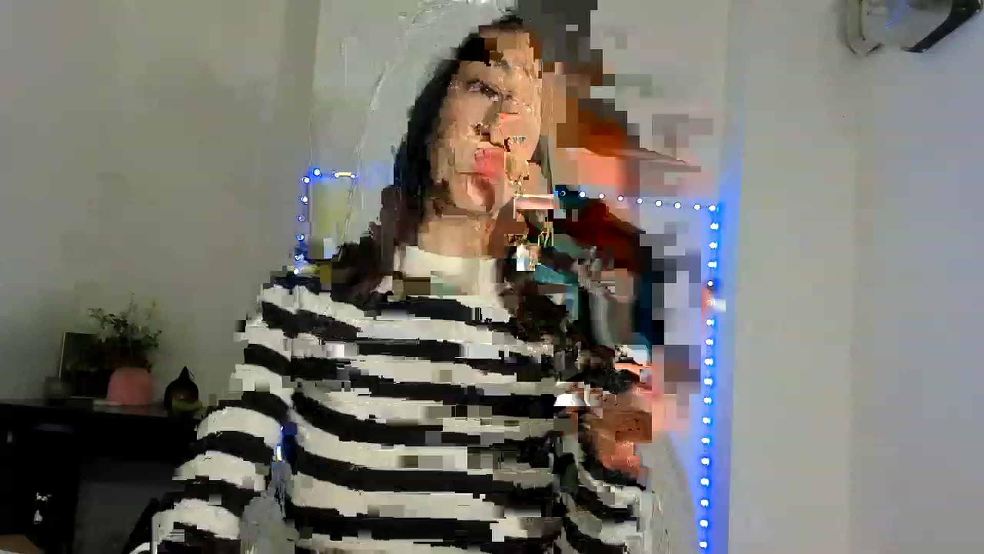 Gallery image thumbnail from Fallingdevil's myfreecams stream on, 02/07/2023, 11:52 image 15 of 20