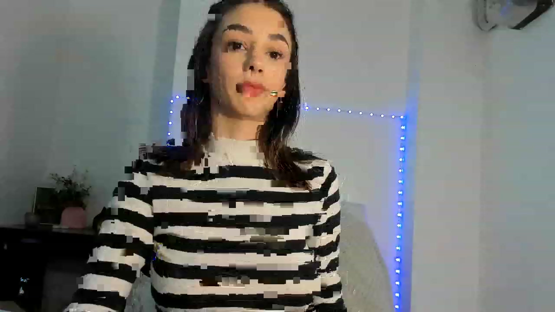 Gallery image thumbnail from Fallingdevil's myfreecams stream on, 02/07/2023, 11:52 image 13 of 20