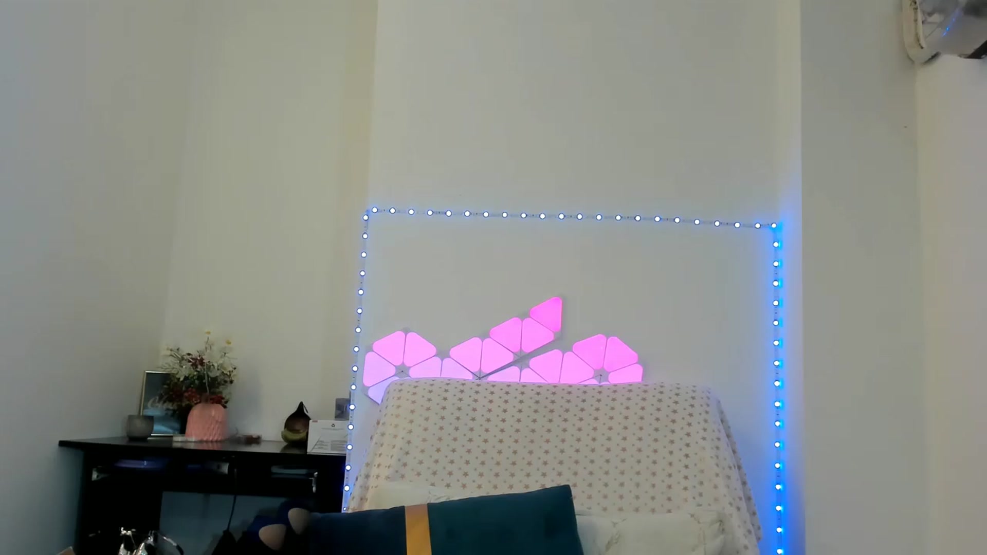 Gallery image thumbnail from Fallingdevil's myfreecams stream on, 02/15/2023, 08:32 image 14 of 20