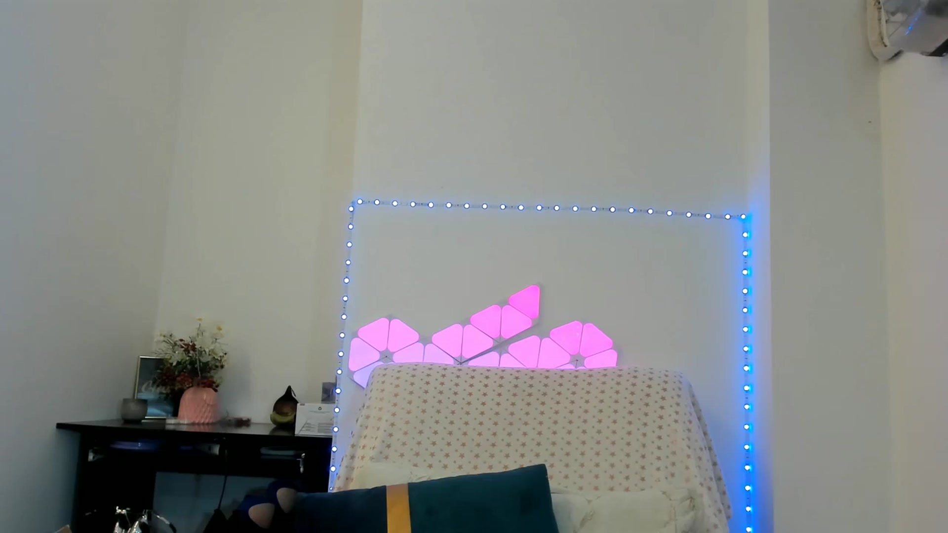 Gallery image thumbnail from Fallingdevil's myfreecams stream on, 02/15/2023, 08:32 image 20 of 20