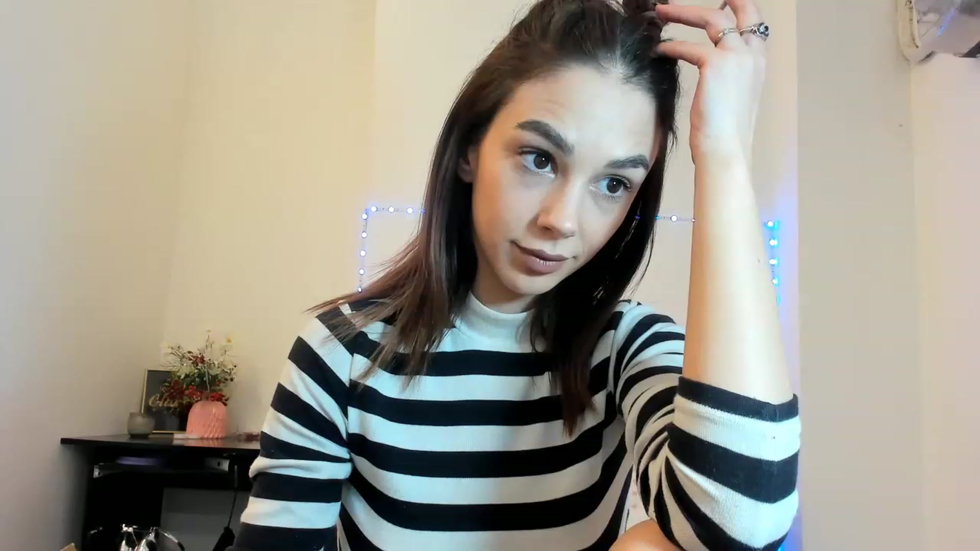 Gallery image thumbnail from Fallingdevil's myfreecams stream on, 02/15/2023, 08:32 image 8 of 20