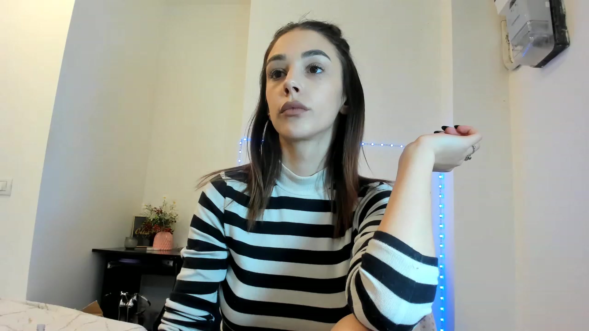 Gallery image thumbnail from Fallingdevil's myfreecams stream on, 02/15/2023, 08:32 image 3 of 20