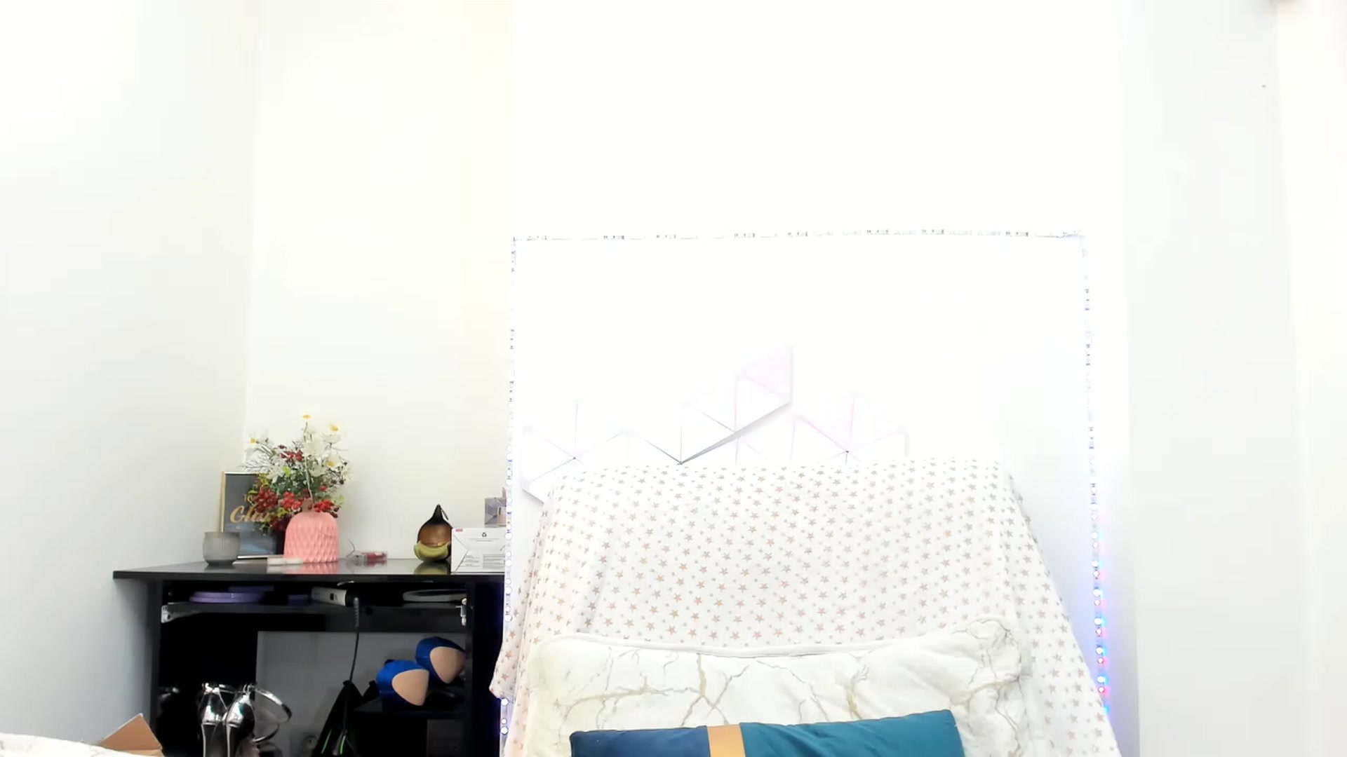 Gallery image thumbnail from Fallingdevil's myfreecams stream on, 02/17/2023, 11:42 image 7 of 20