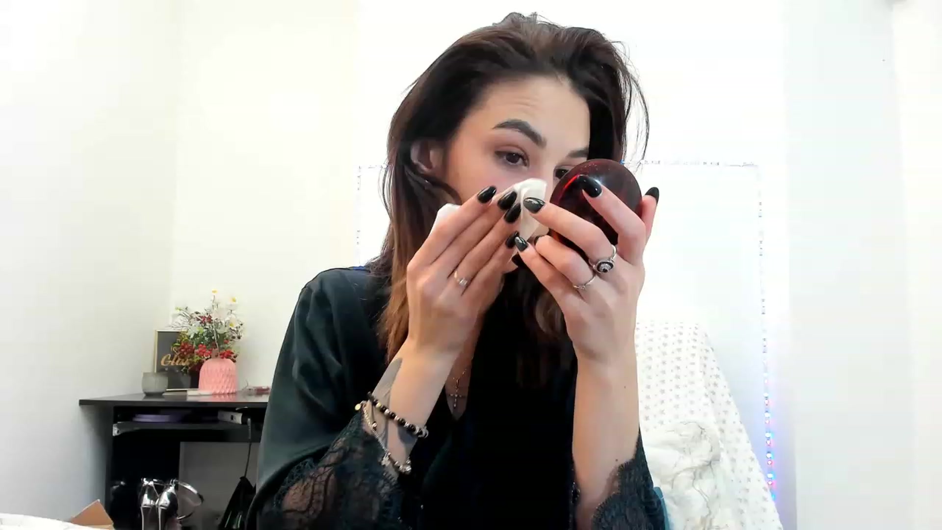 Gallery image thumbnail from Fallingdevil's myfreecams stream on, 02/17/2023, 11:42 image 9 of 20