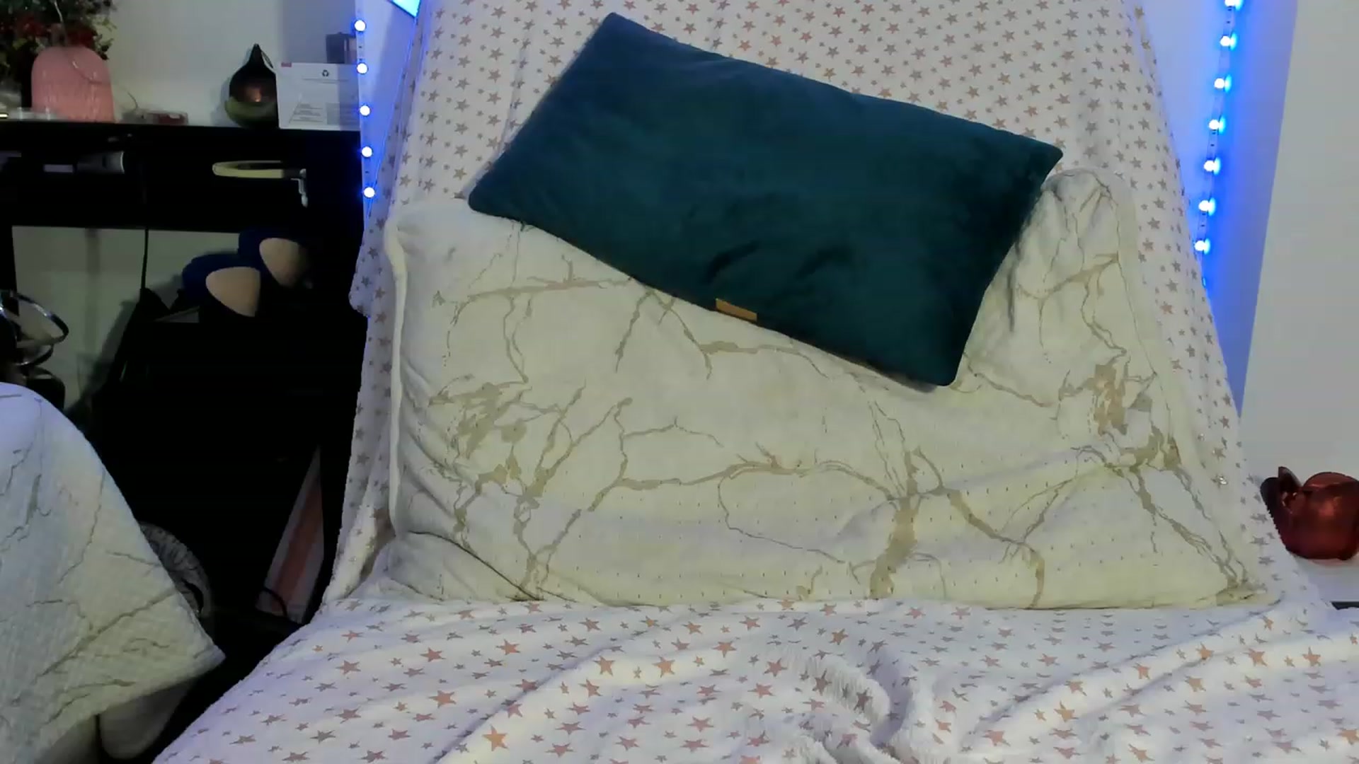 Gallery image thumbnail from Fallingdevil's myfreecams stream on, 02/18/2023, 08:25 image 11 of 20