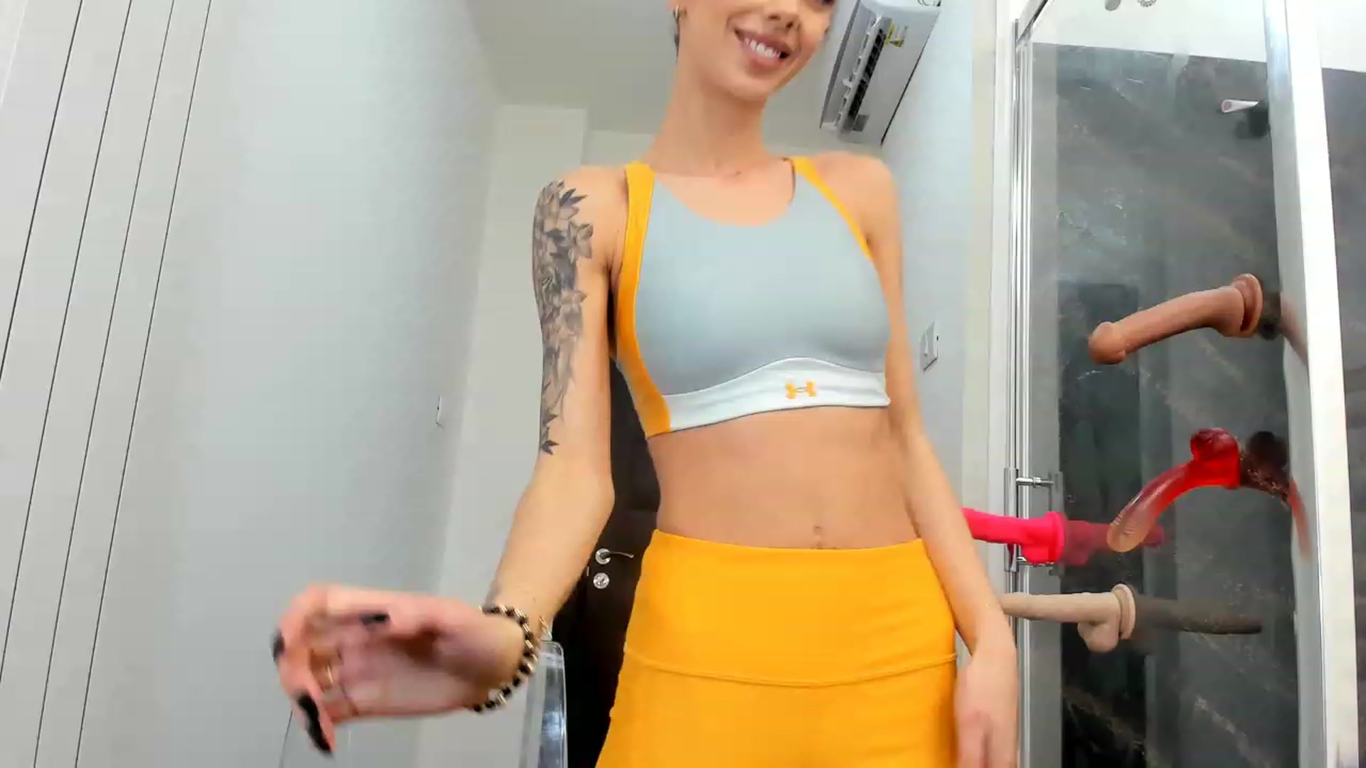 Gallery image thumbnail from Fallingdevil's myfreecams stream on, 02/27/2023, 09:06 image 17 of 20