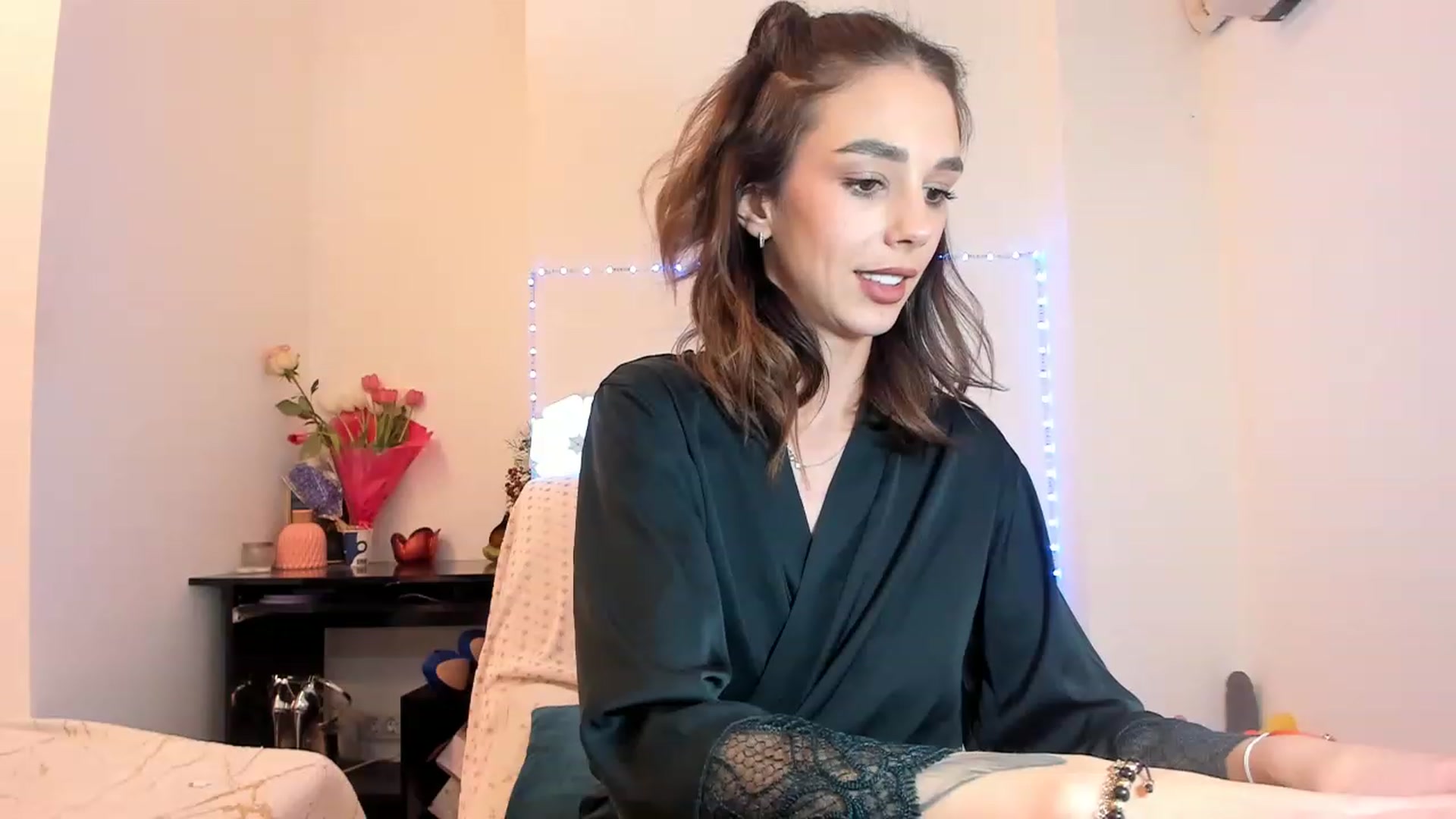 Gallery image thumbnail from Fallingdevil's myfreecams stream on, 03/08/2023, 14:11 image 11 of 20