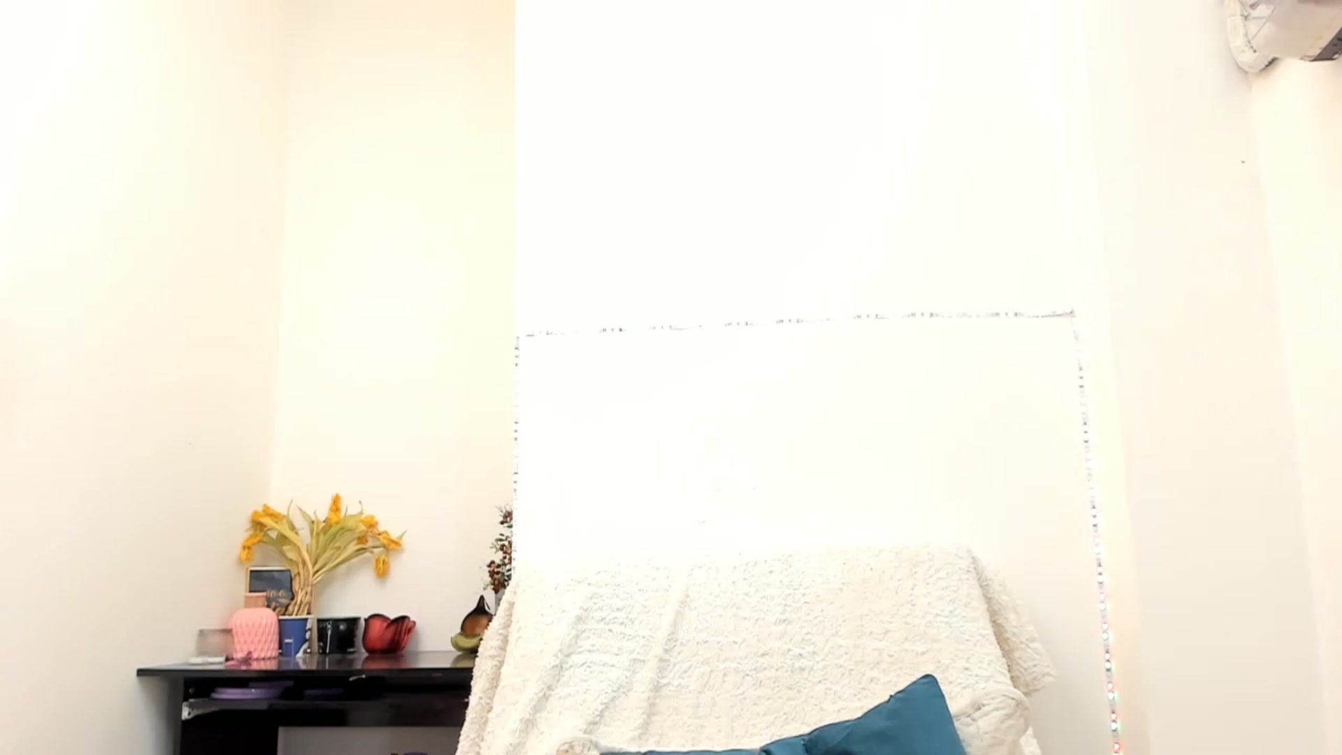 Gallery image thumbnail from Fallingdevil's myfreecams stream on, 03/19/2023, 11:05 image 20 of 20