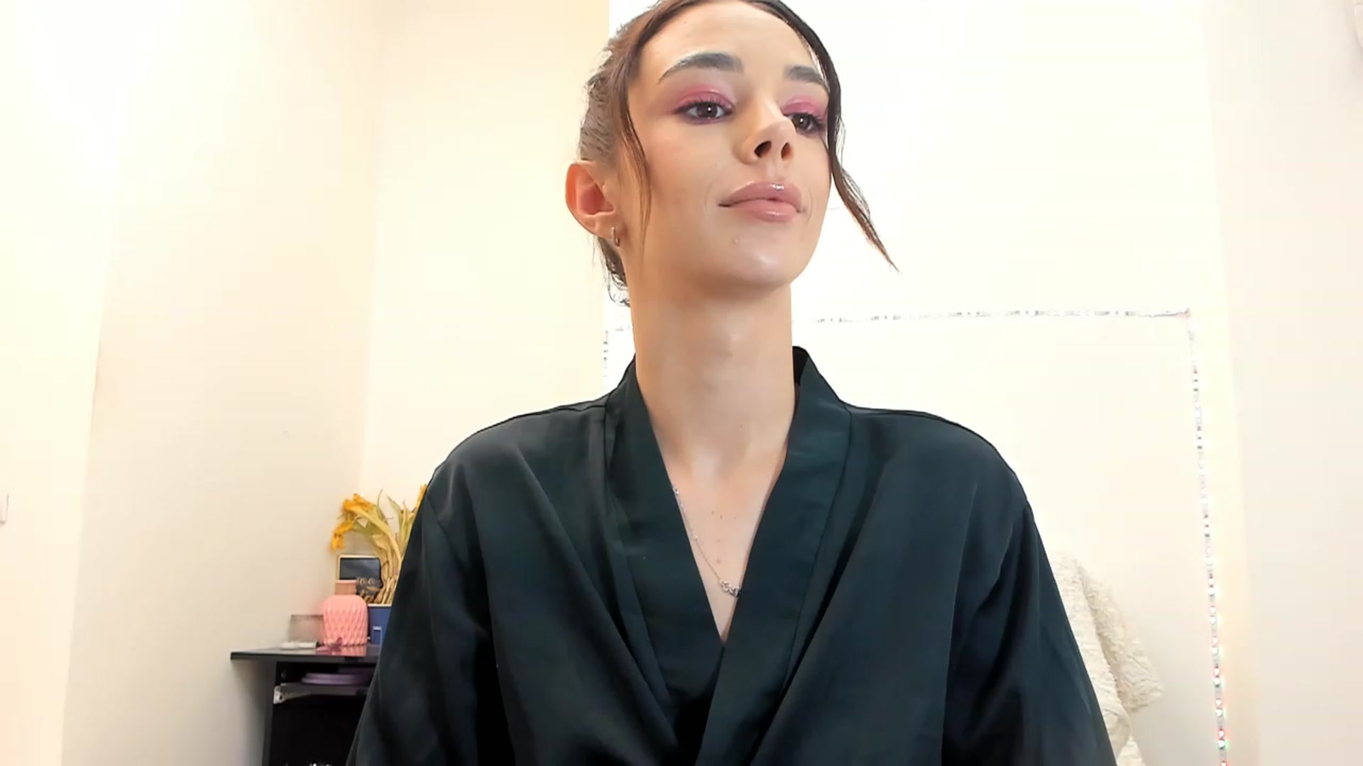 Gallery image thumbnail from Fallingdevil's myfreecams stream on, 03/19/2023, 11:59 image 17 of 20