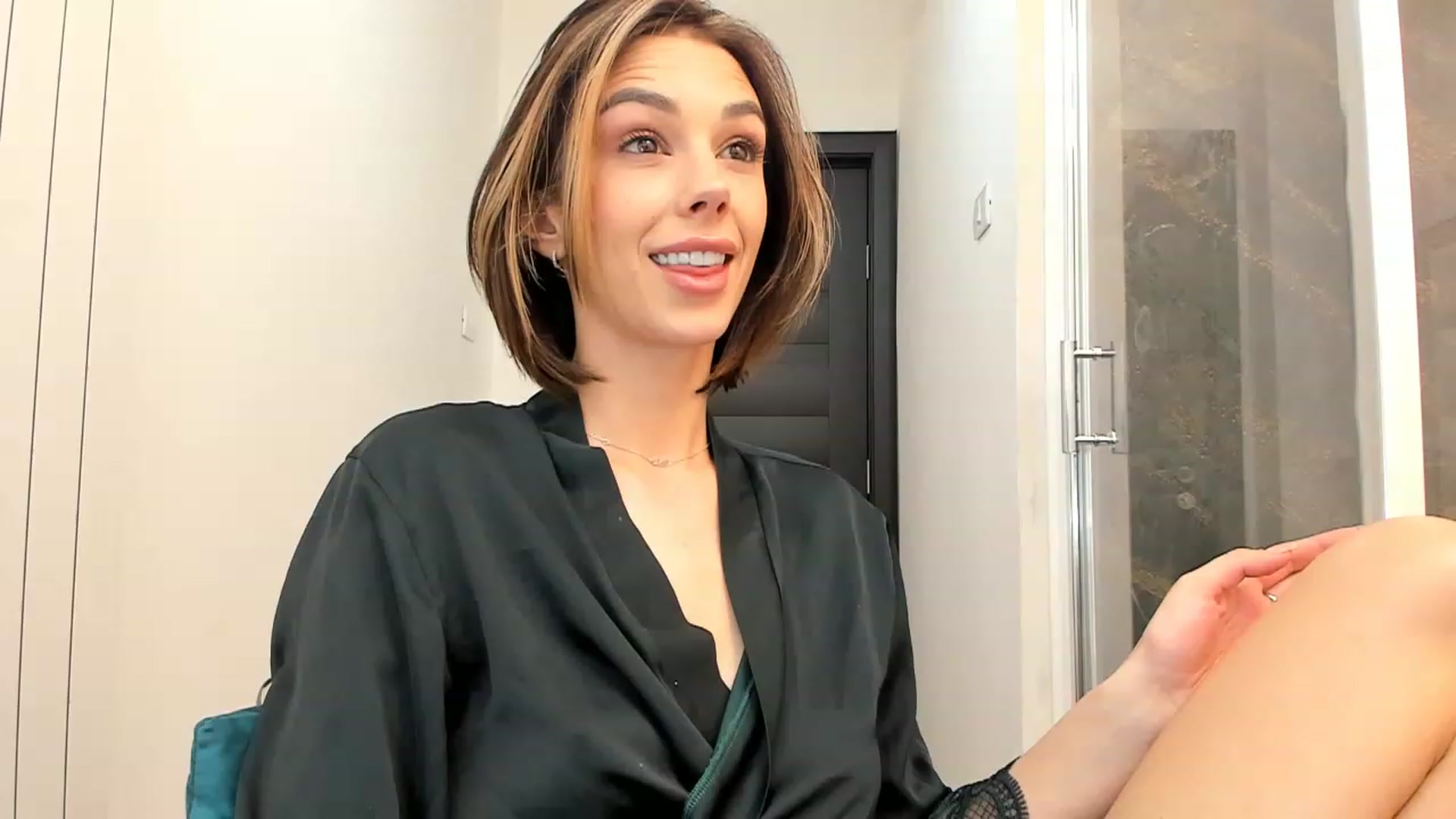 Gallery image thumbnail from Fallingdevil's myfreecams stream on, 03/26/2023, 09:30 image 15 of 20