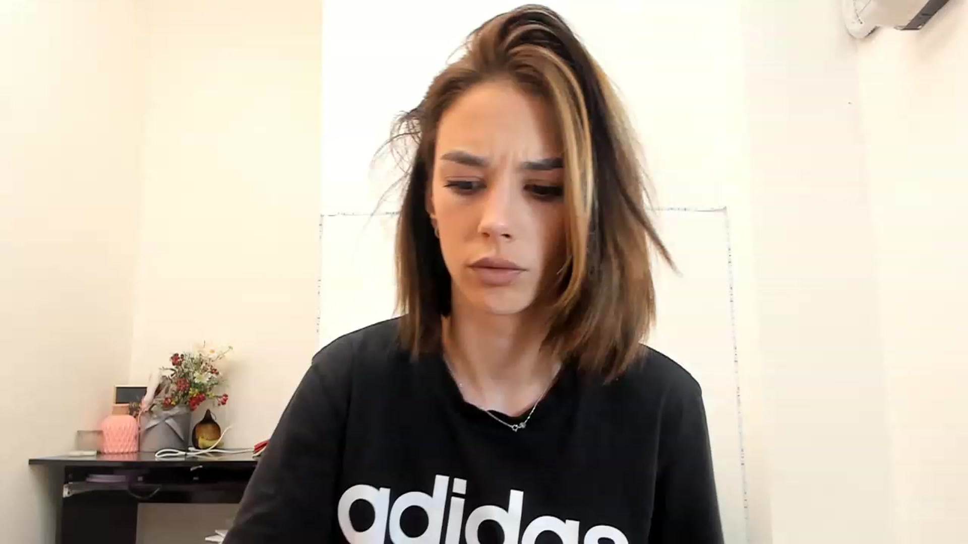 Gallery image thumbnail from Fallingdevil's myfreecams stream on, 04/24/2023, 11:00 image 14 of 20