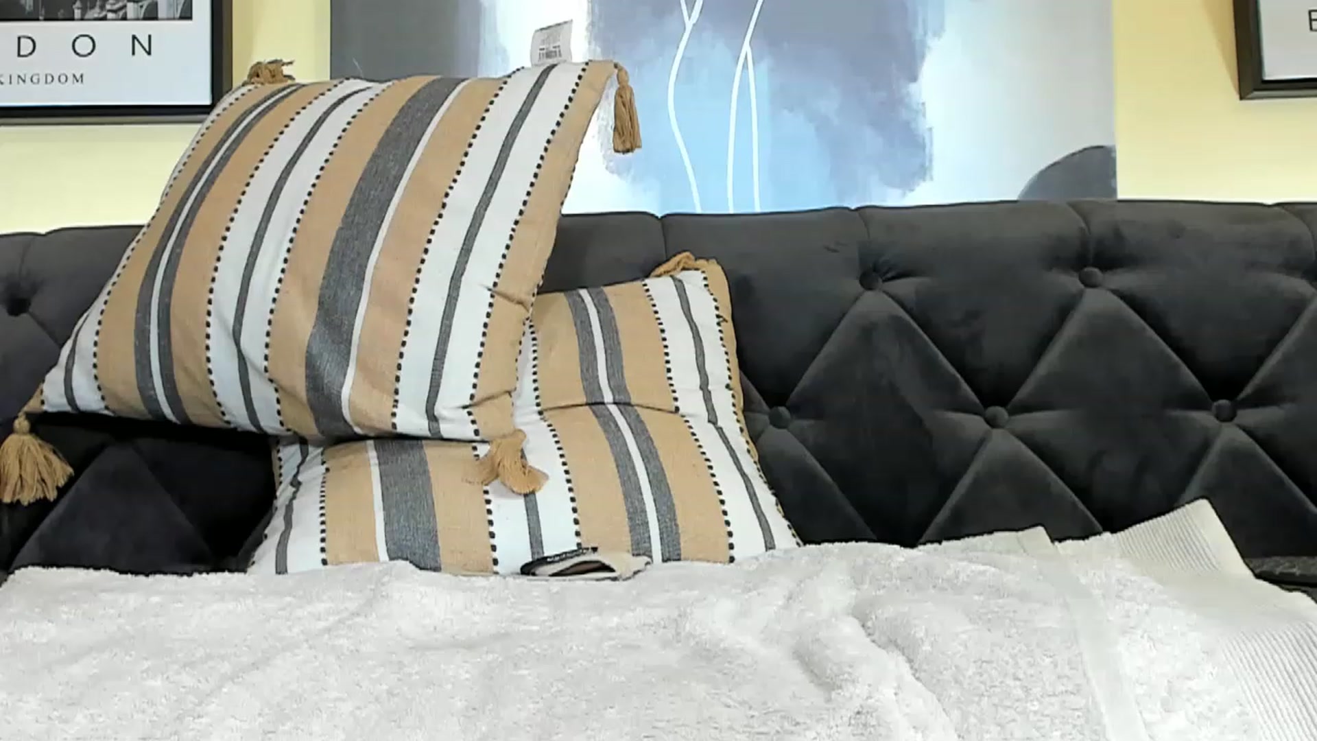 Gallery image thumbnail from Fallingdevil's myfreecams stream on, 05/30/2023, 12:28 image 16 of 20