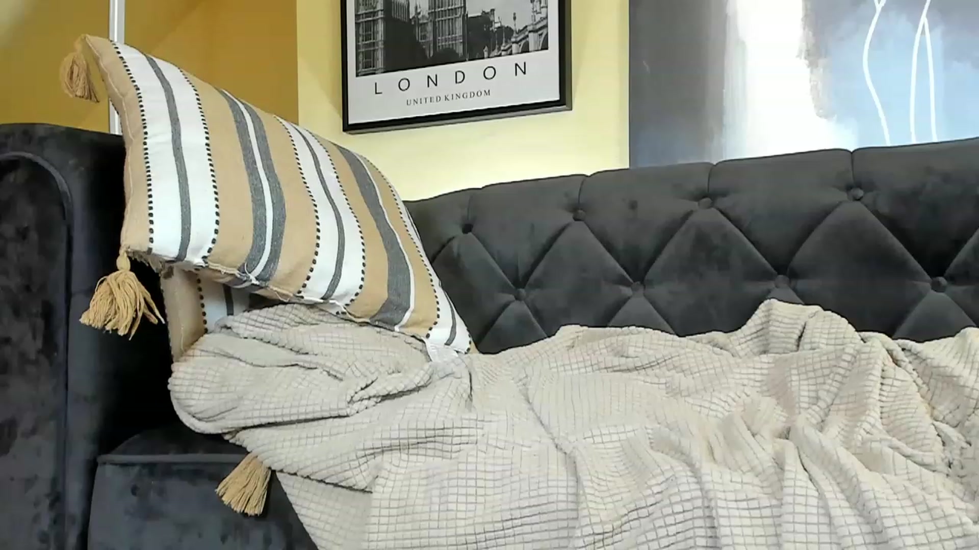Gallery image thumbnail from Fallingdevil's myfreecams stream on, 06/06/2023, 16:57 image 10 of 20