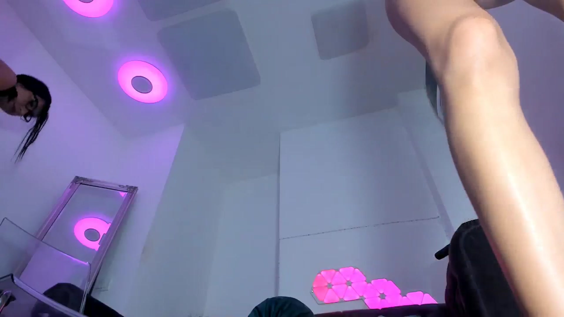 Gallery image thumbnail from Fallingdevil's myfreecams stream on, 09/27/2023, 24:00 image 19 of 20