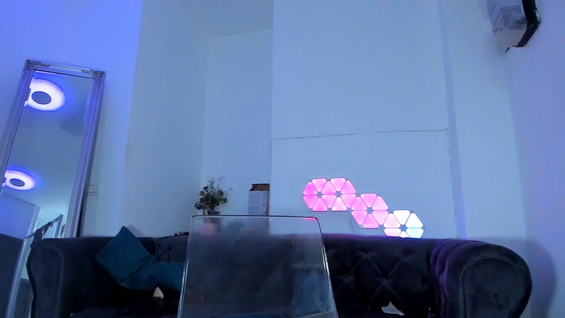 Gallery image thumbnail from Fallingdevil's myfreecams stream on, 10/19/2023, 23:37 image 5 of 20