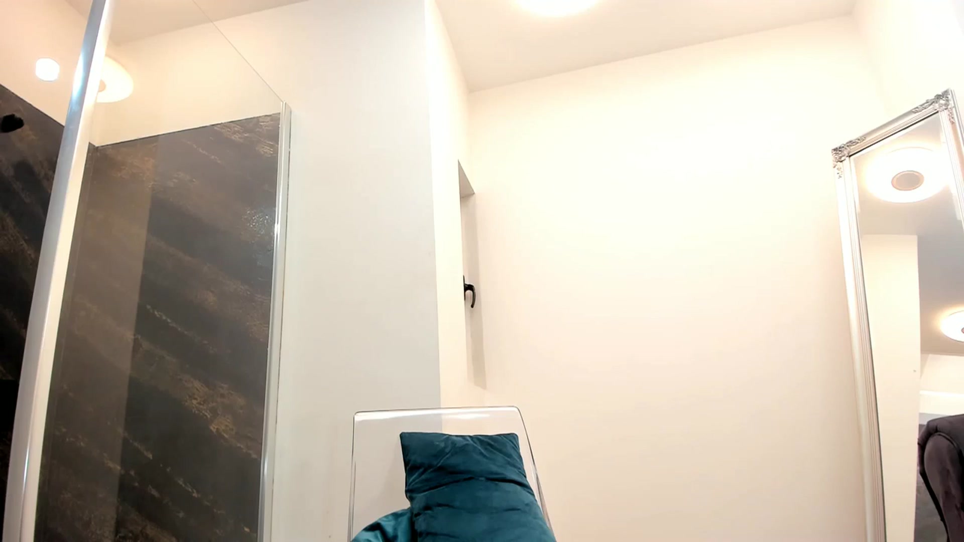 Gallery image thumbnail from Fallingdevil's myfreecams stream on, 12/29/2023, 14:55 image 2 of 20