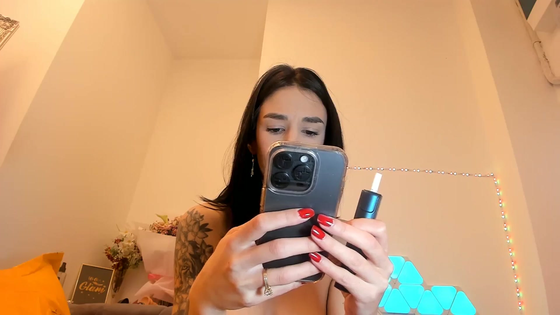 Gallery image thumbnail from Fallingdevil's myfreecams stream on, 01/17/2024, 09:47 image 12 of 20