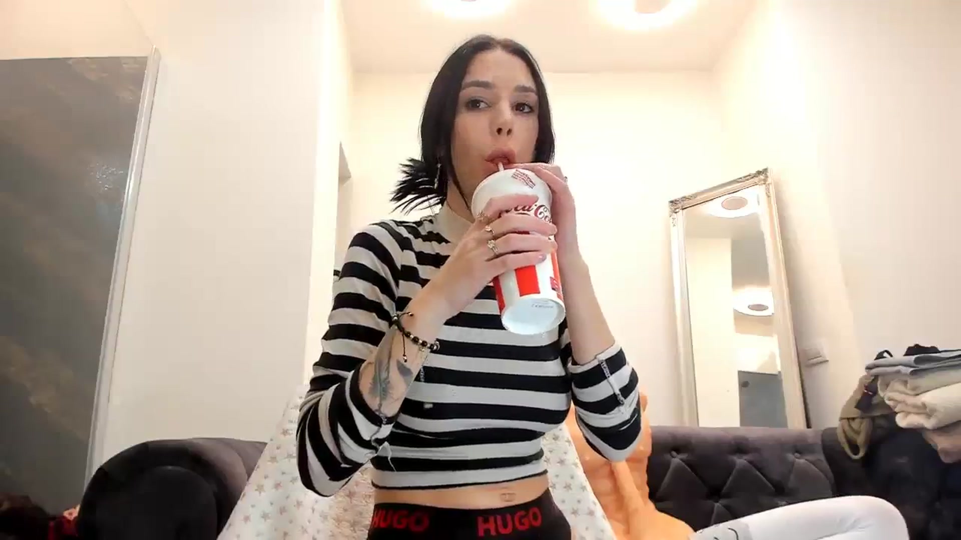 Gallery image thumbnail from Fallingdevil's myfreecams stream on, 03/04/2024, 10:30 image 3 of 20