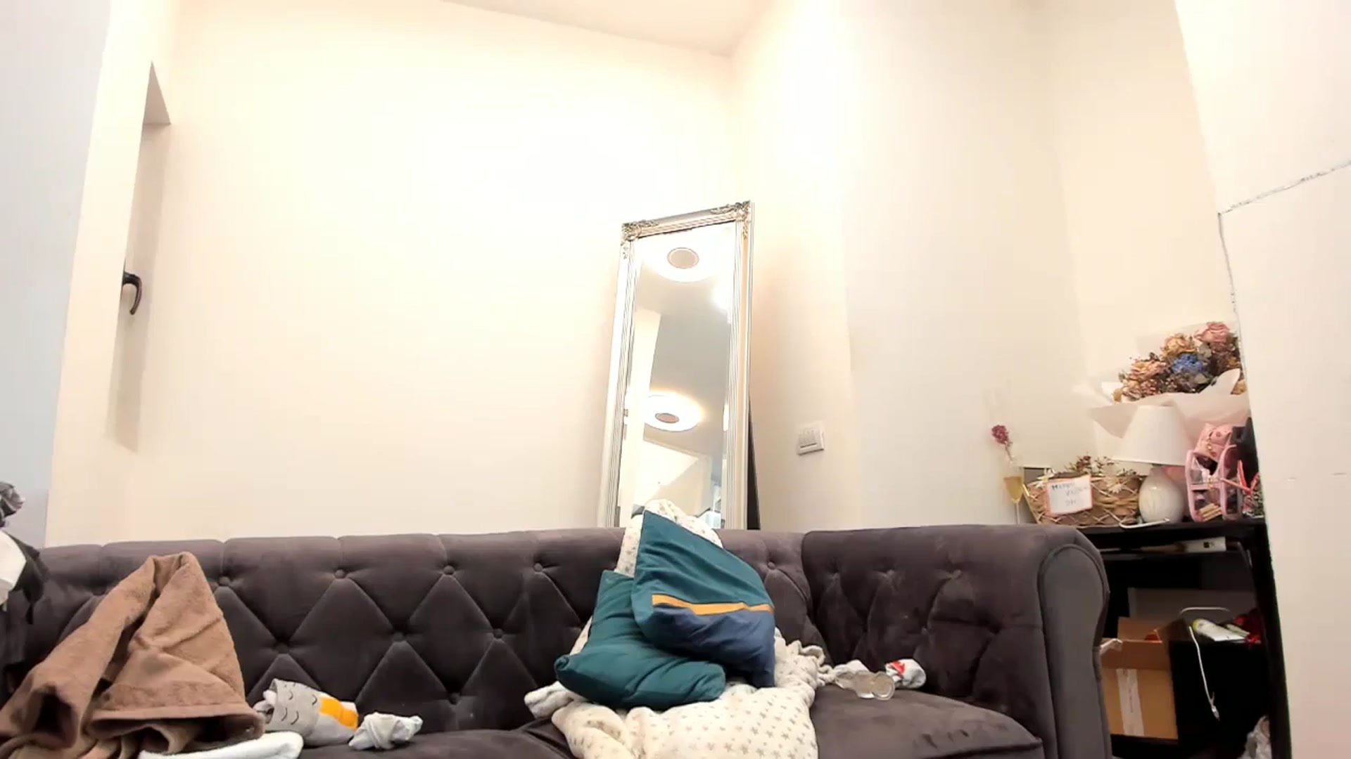 Gallery image thumbnail from Fallingdevil's myfreecams stream on, 03/27/2024, 13:49 image 8 of 20