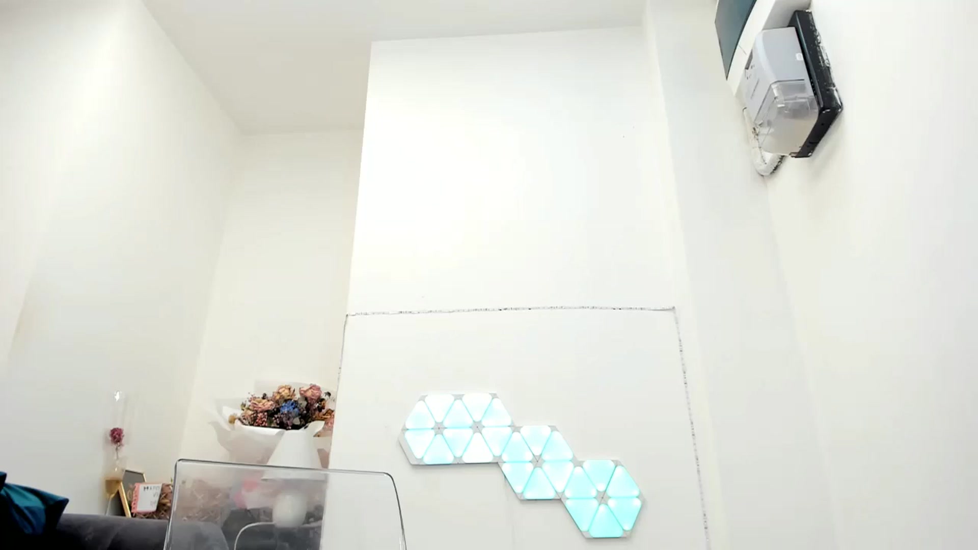 Gallery image thumbnail from Fallingdevil's myfreecams stream on, 04/11/2024, 14:44 image 13 of 20