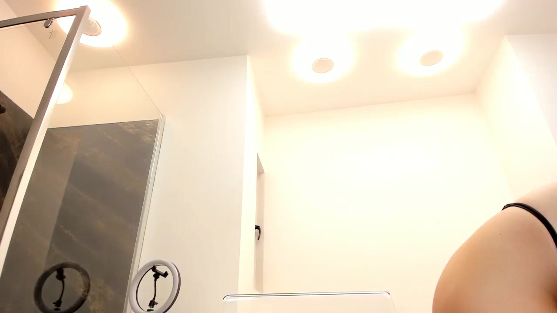 Gallery image thumbnail from Fallingdevil's myfreecams stream on, 04/16/2024, 09:52 image 19 of 20