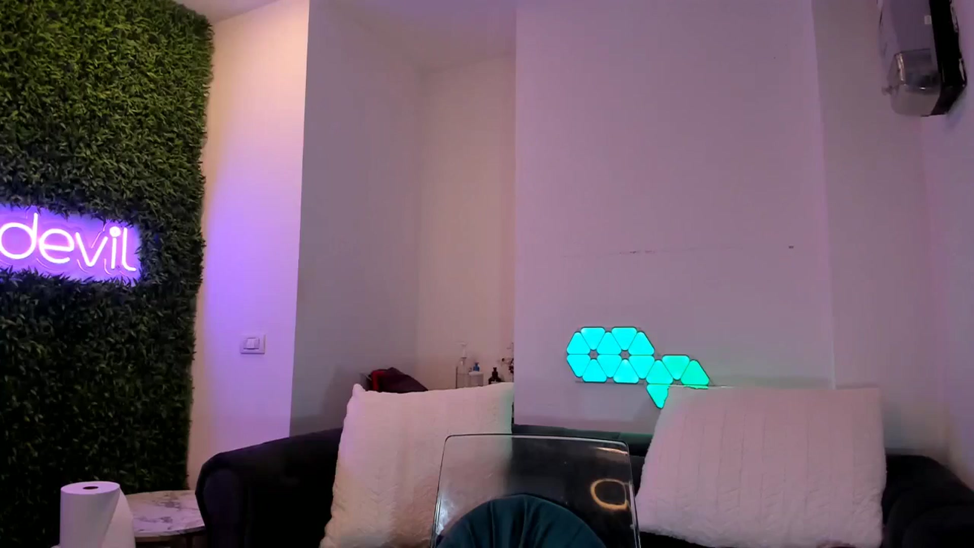 Gallery image thumbnail from Fallingdevil's myfreecams stream on, 11/27/2024, 14:14 image 9 of 20