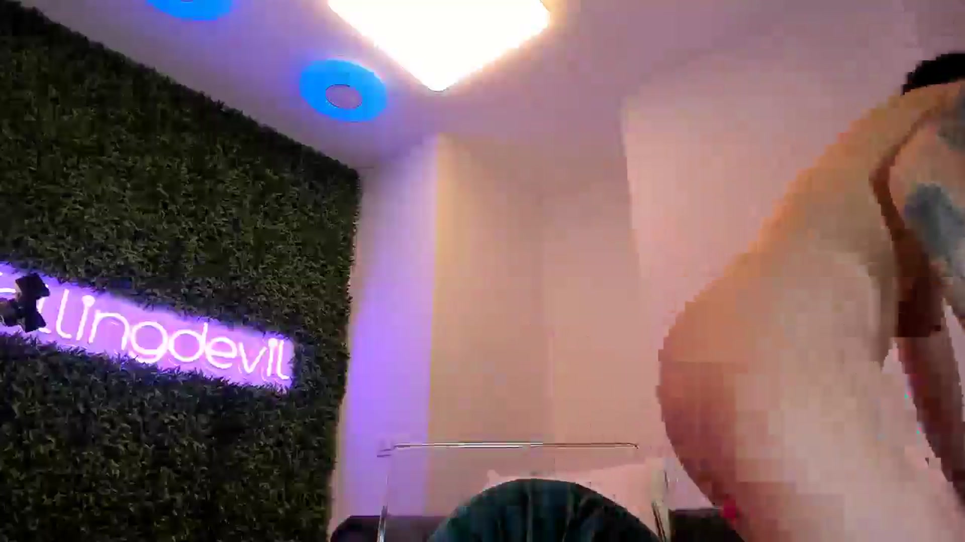 Gallery image thumbnail from Fallingdevil's myfreecams stream on, 11/28/2024, 08:39 image 3 of 20