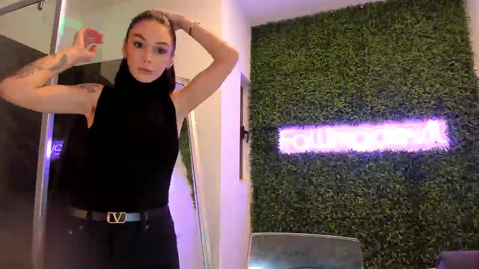 Gallery image thumbnail from Fallingdevil's myfreecams stream on, 11/28/2024, 11:01 image 15 of 20