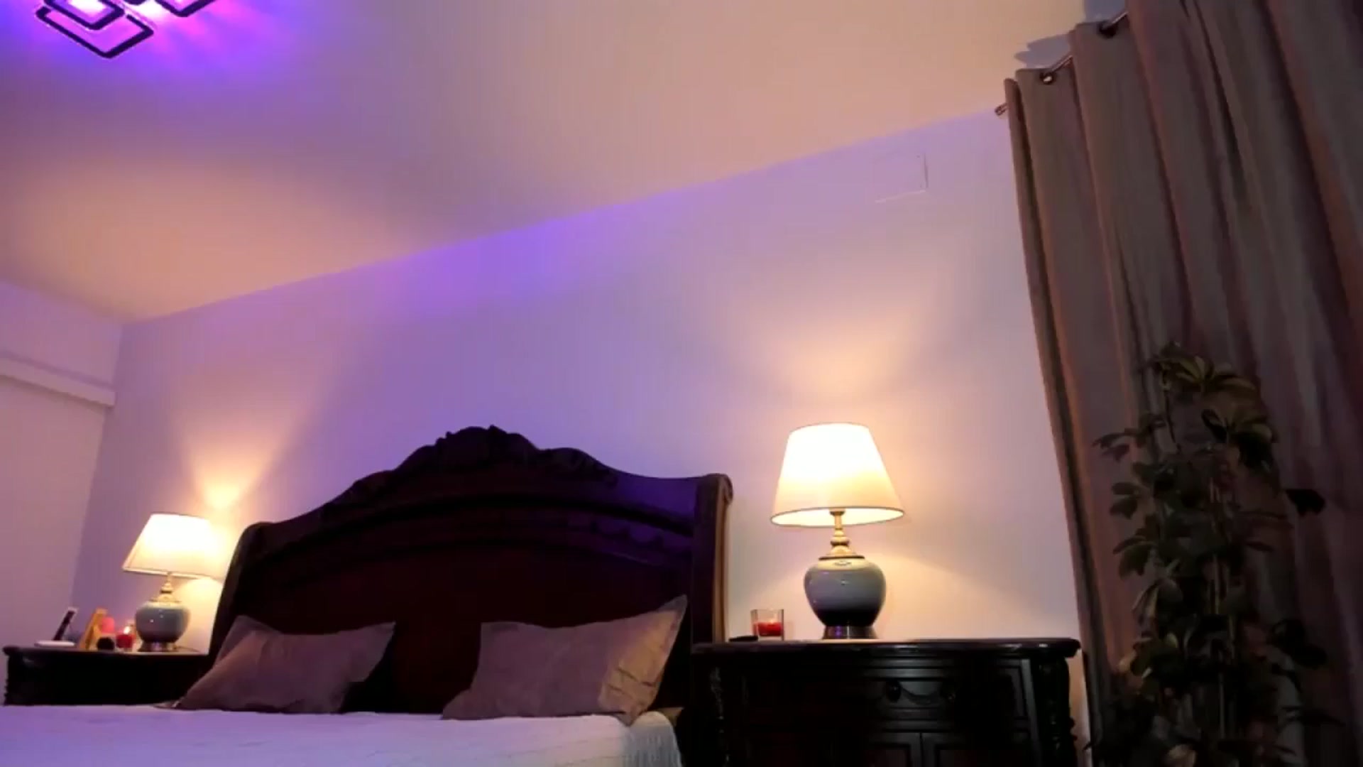 Gallery image thumbnail from Fallingdevil's myfreecams stream on, 12/10/2024, 21:47 image 3 of 20