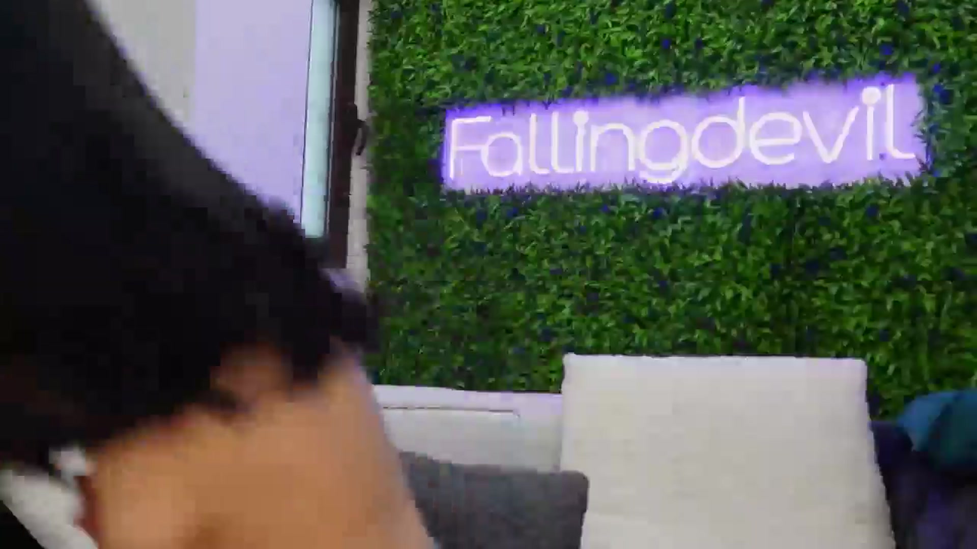 Gallery image thumbnail from Fallingdevil's myfreecams stream on, 04/14/2025, 08:51 image 16 of 20