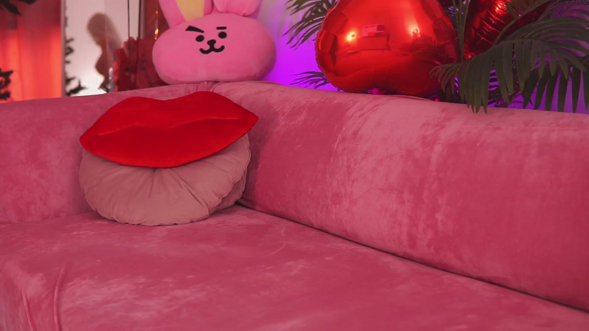 Gallery image thumbnail from FalllingAngel's myfreecams stream on, 12/26/2025, 14:18 image 1 of 20