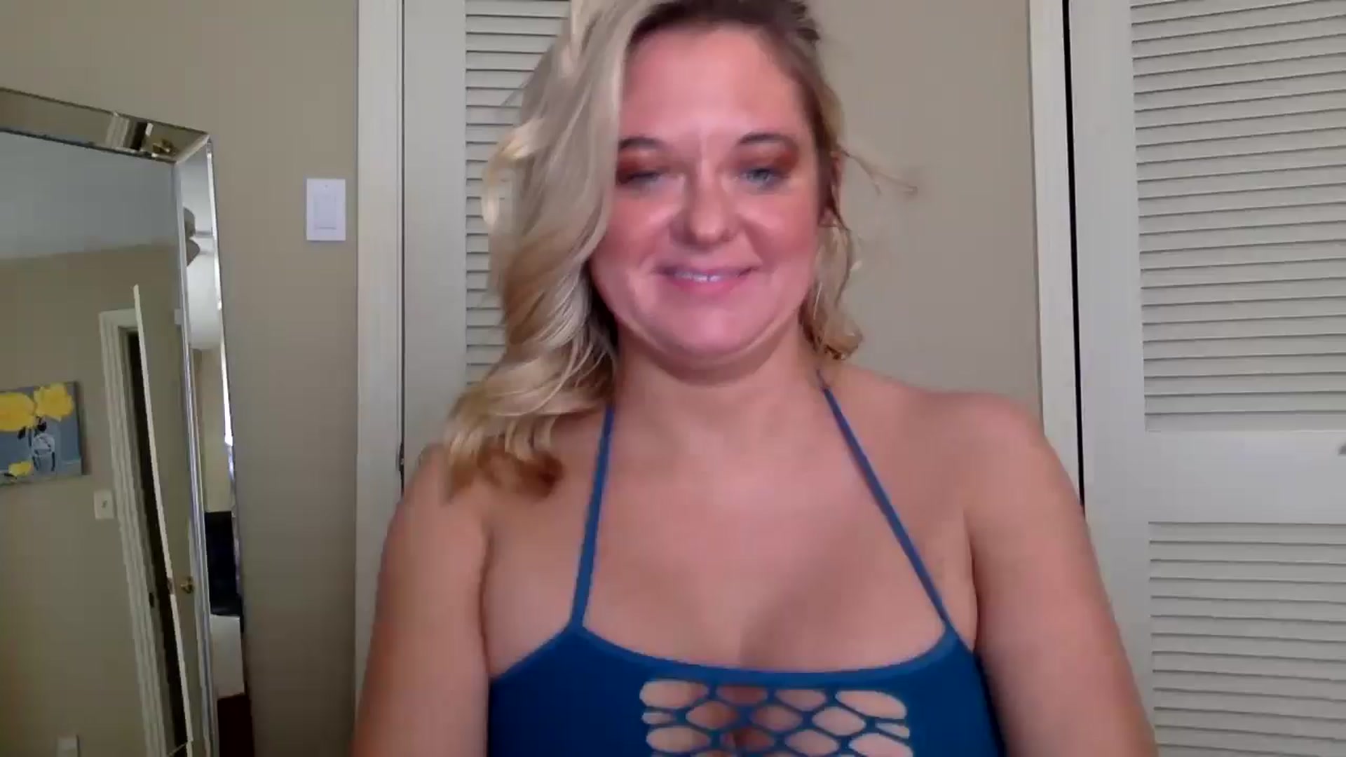 Gallery image thumbnail from FallonFuxx's myfreecams stream on, 03/16/2026, 14:29 image 17 of 20