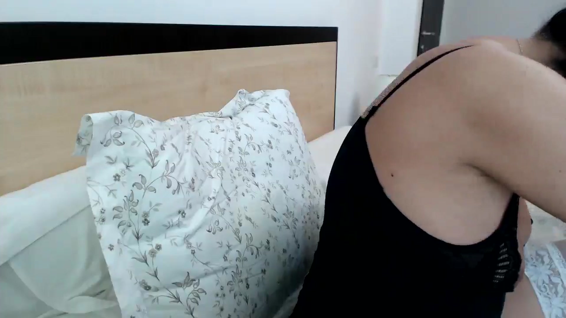 Gallery image thumbnail from FallonSexy's myfreecams stream on, 05/19/2025, 14:19 image 3 of 20