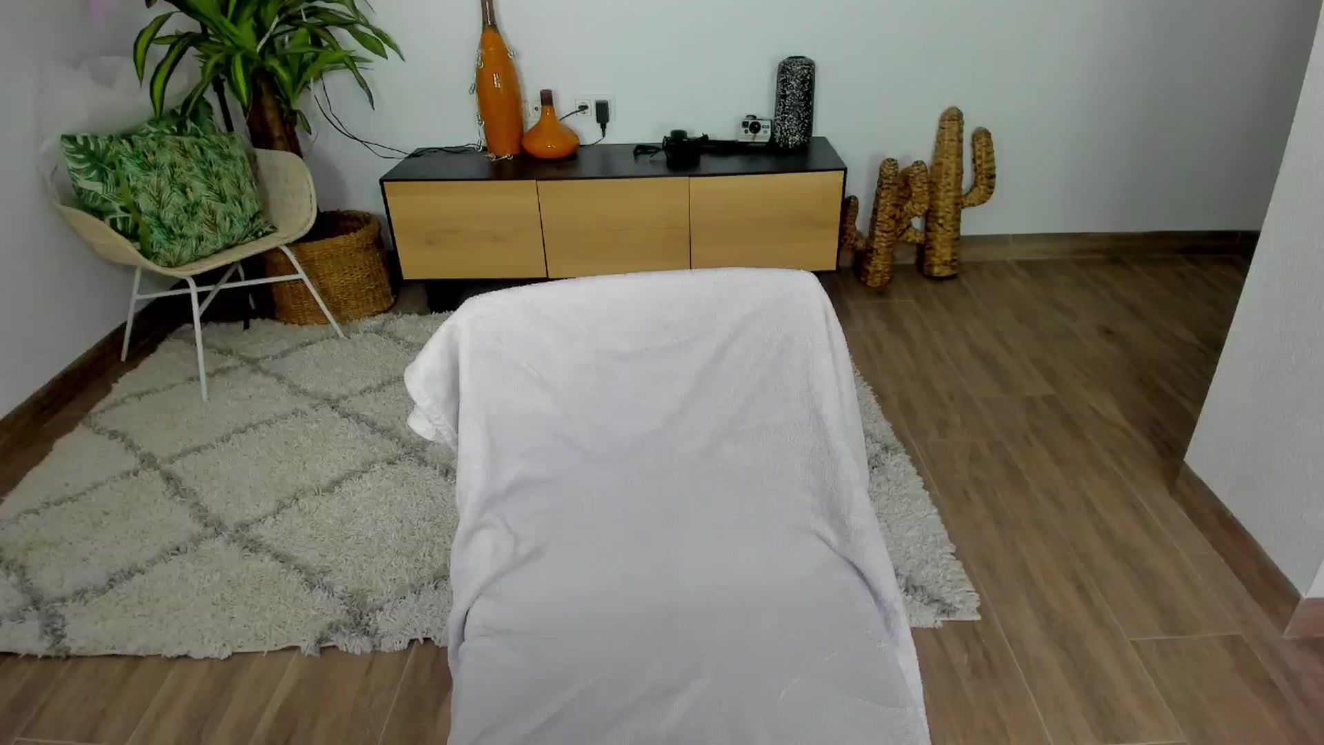 Gallery image thumbnail from Fancy_7een's myfreecams stream on, 08/16/2024, 21:05 image 15 of 20