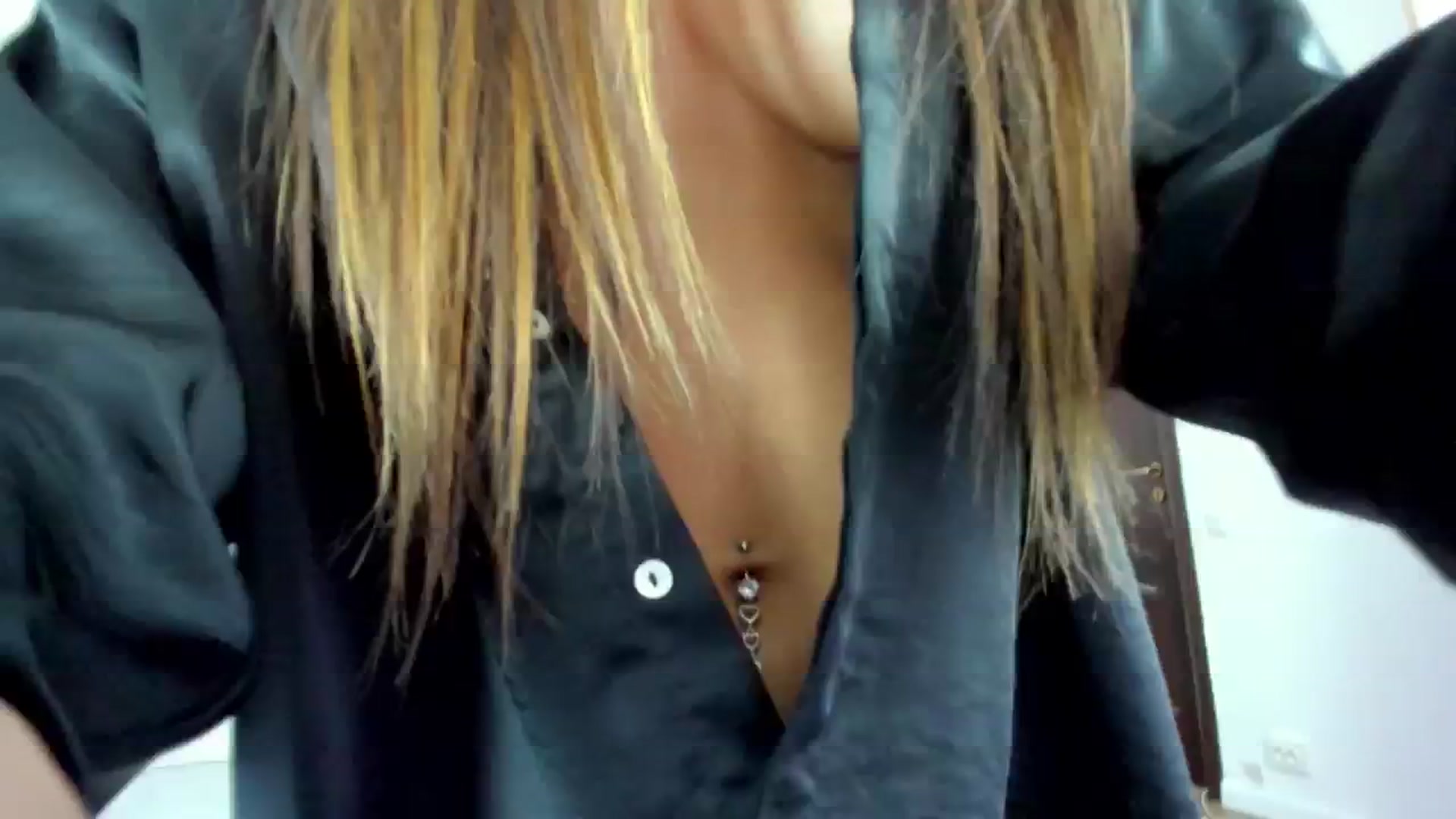 Gallery image thumbnail from Fancy_7een's myfreecams stream on, 10/27/2024, 02:25 image 16 of 20