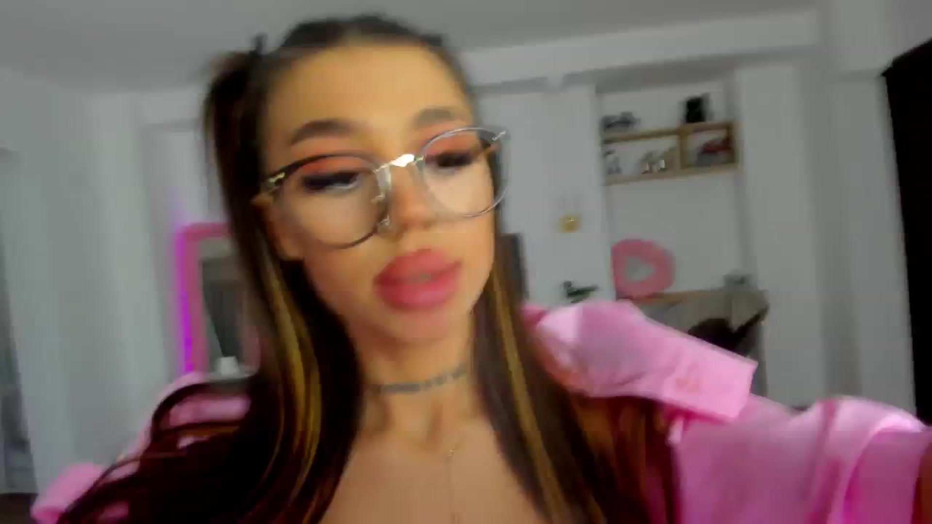 Gallery image thumbnail from Fancy_7een's myfreecams stream on, 11/01/2024, 24:00 image 16 of 20