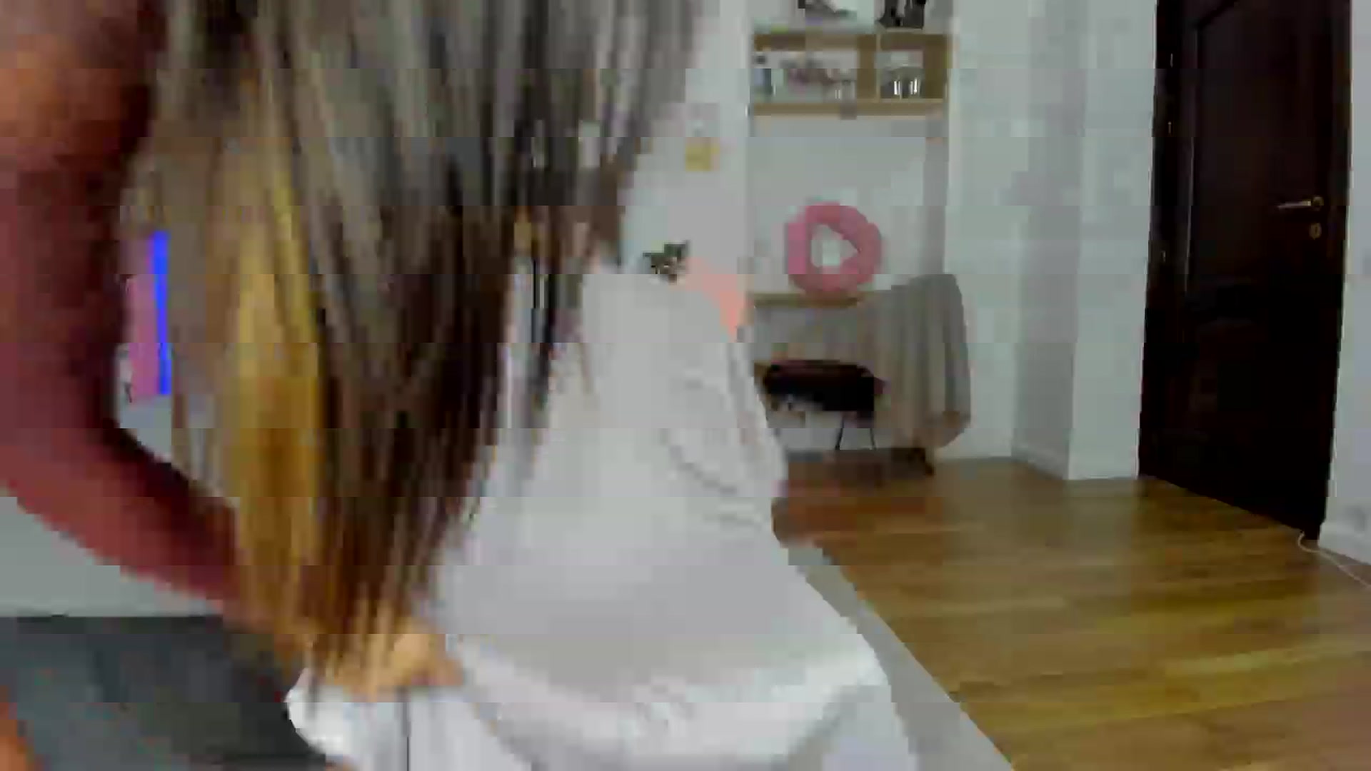Gallery image thumbnail from Fancy_7een's myfreecams stream on, 11/10/2024, 20:05 image 19 of 20