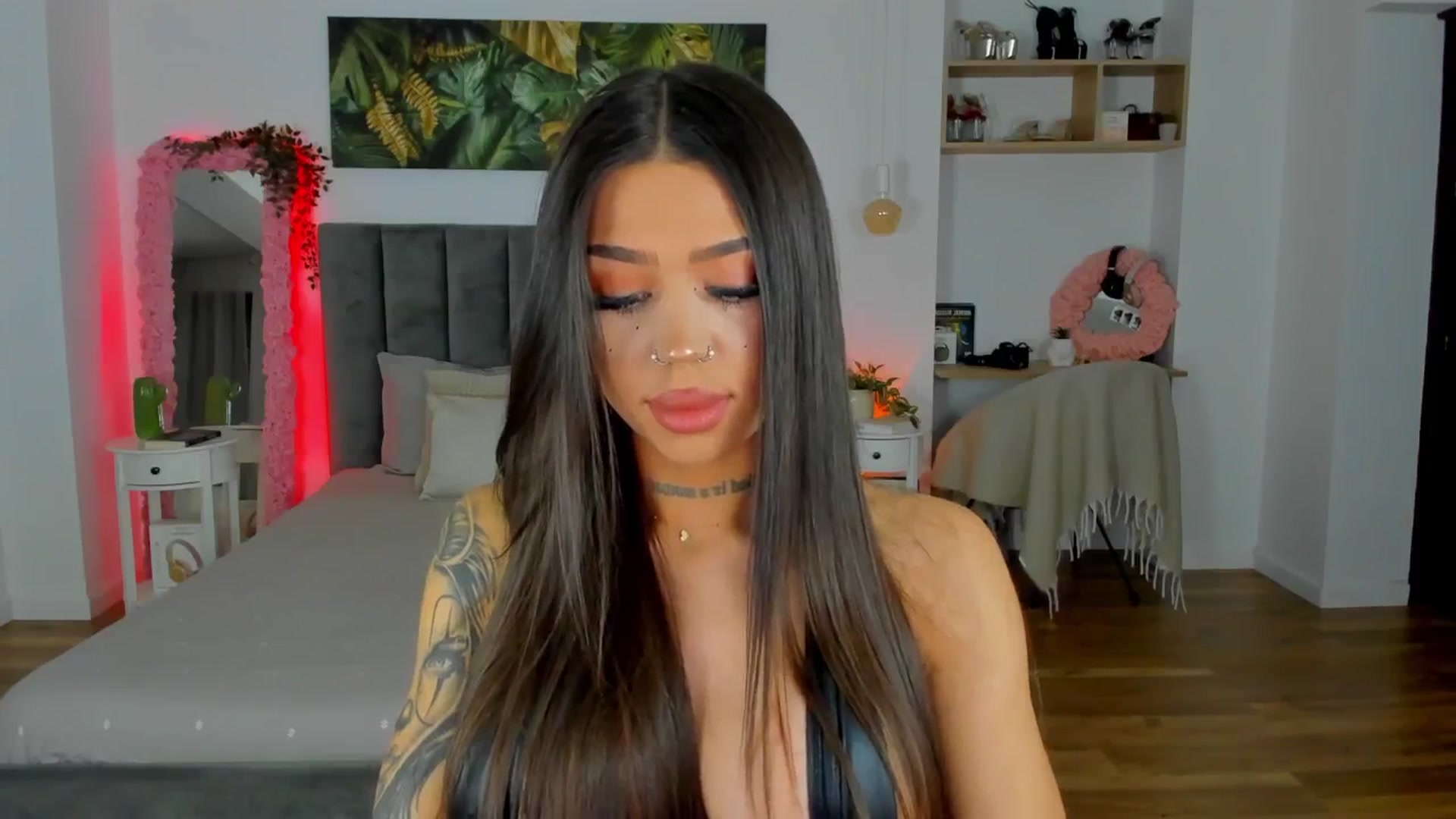 Gallery image thumbnail from Fancy_7een's myfreecams stream on, 11/22/2025, 20:35 image 15 of 20