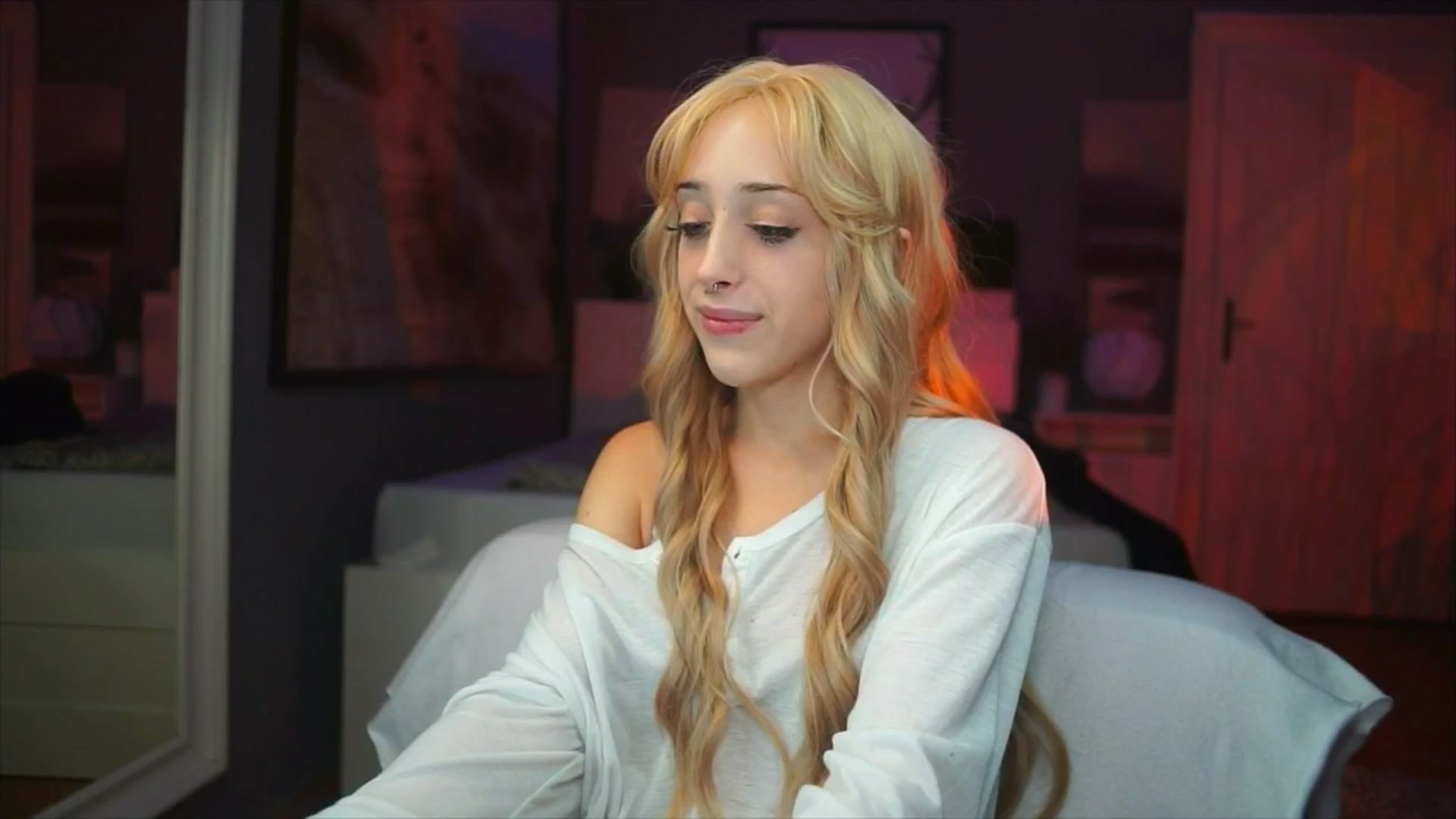 Gallery image thumbnail from Fanny21's myfreecams stream on, 10/05/2025, 20:53 image 19 of 20