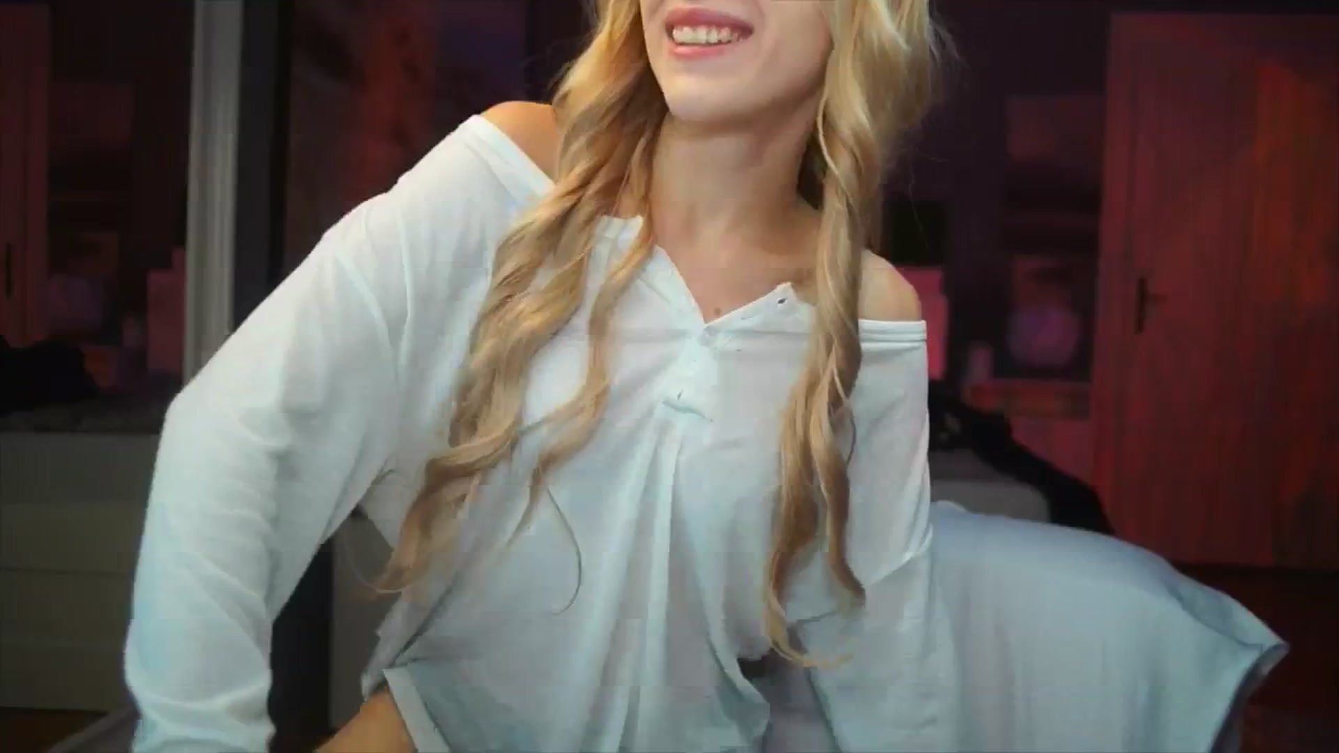 Gallery image thumbnail from Fanny21's myfreecams stream on, 10/05/2025, 20:53 image 12 of 20
