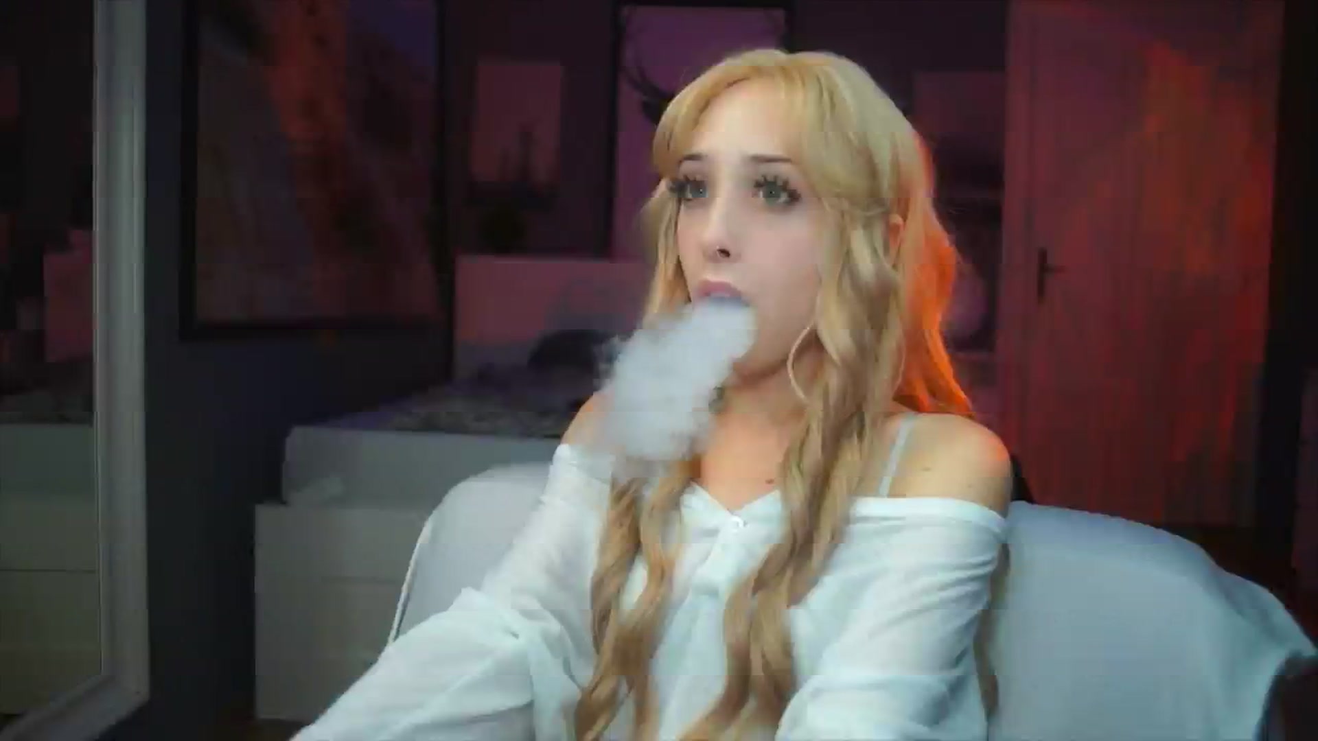 Gallery image thumbnail from Fanny21's myfreecams stream on, 10/05/2025, 22:04 image 2 of 20