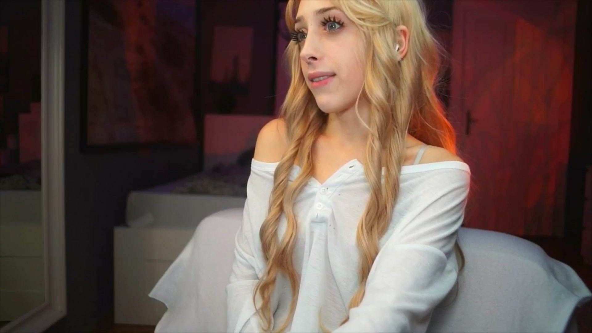 Gallery image thumbnail from Fanny21's myfreecams stream on, 10/05/2025, 22:04 image 20 of 20