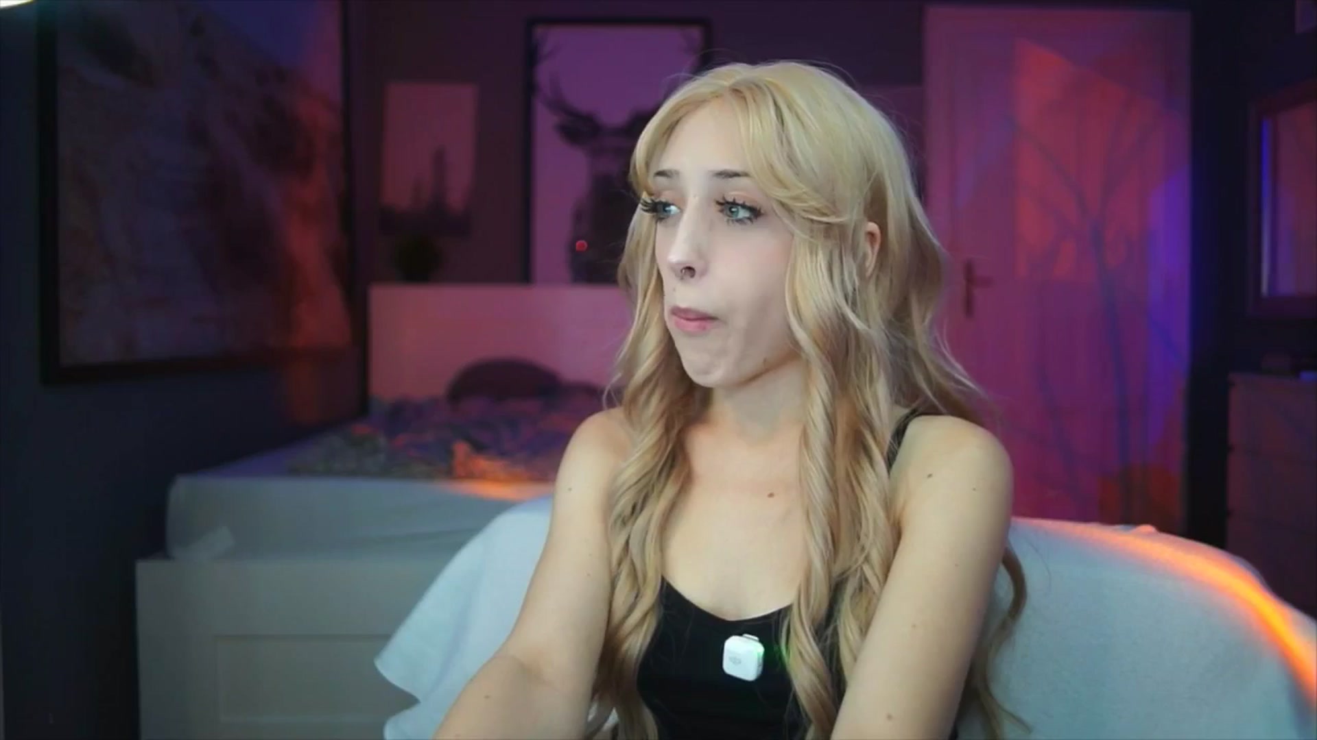 Gallery image thumbnail from Fanny21's myfreecams stream on, 10/07/2025, 17:19 image 14 of 20