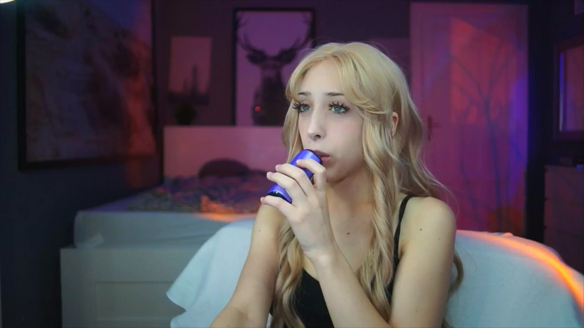 Gallery image thumbnail from Fanny21's myfreecams stream on, 10/07/2025, 17:19 image 18 of 20