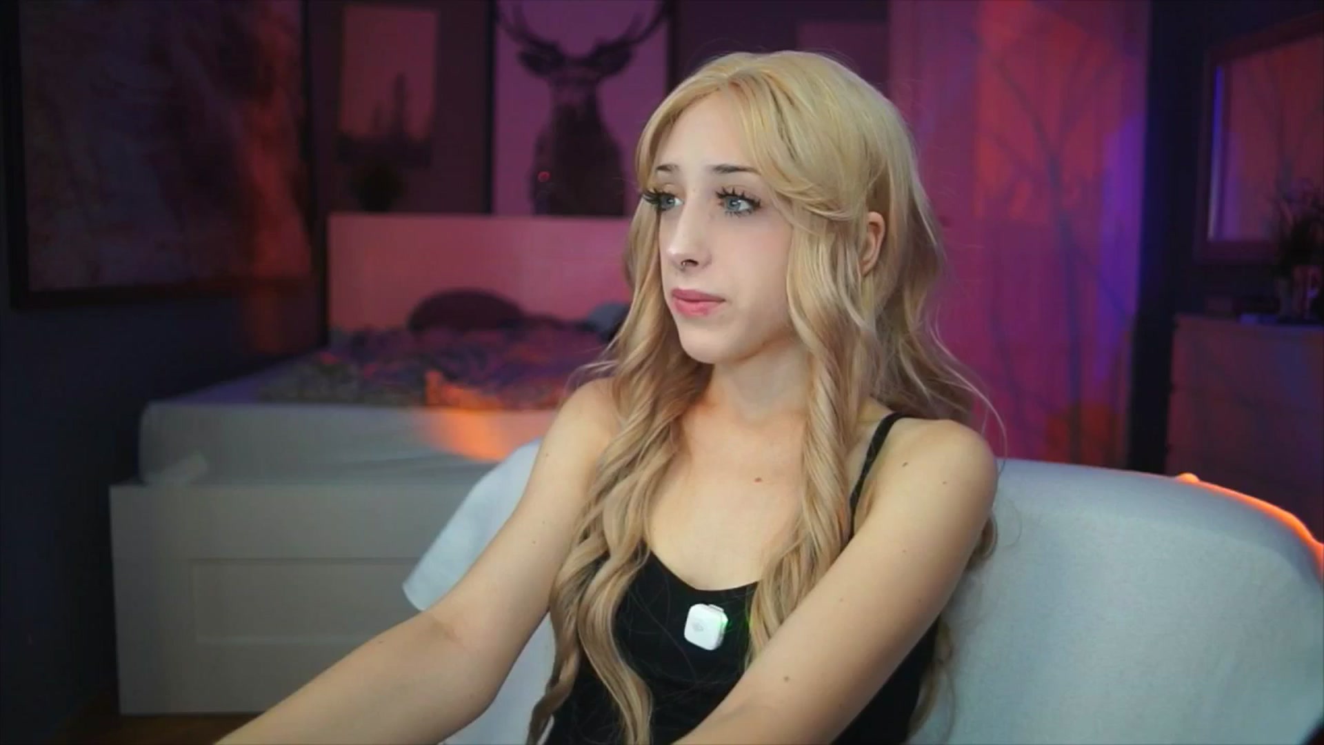 Gallery image thumbnail from Fanny21's myfreecams stream on, 10/07/2025, 17:19 image 4 of 20